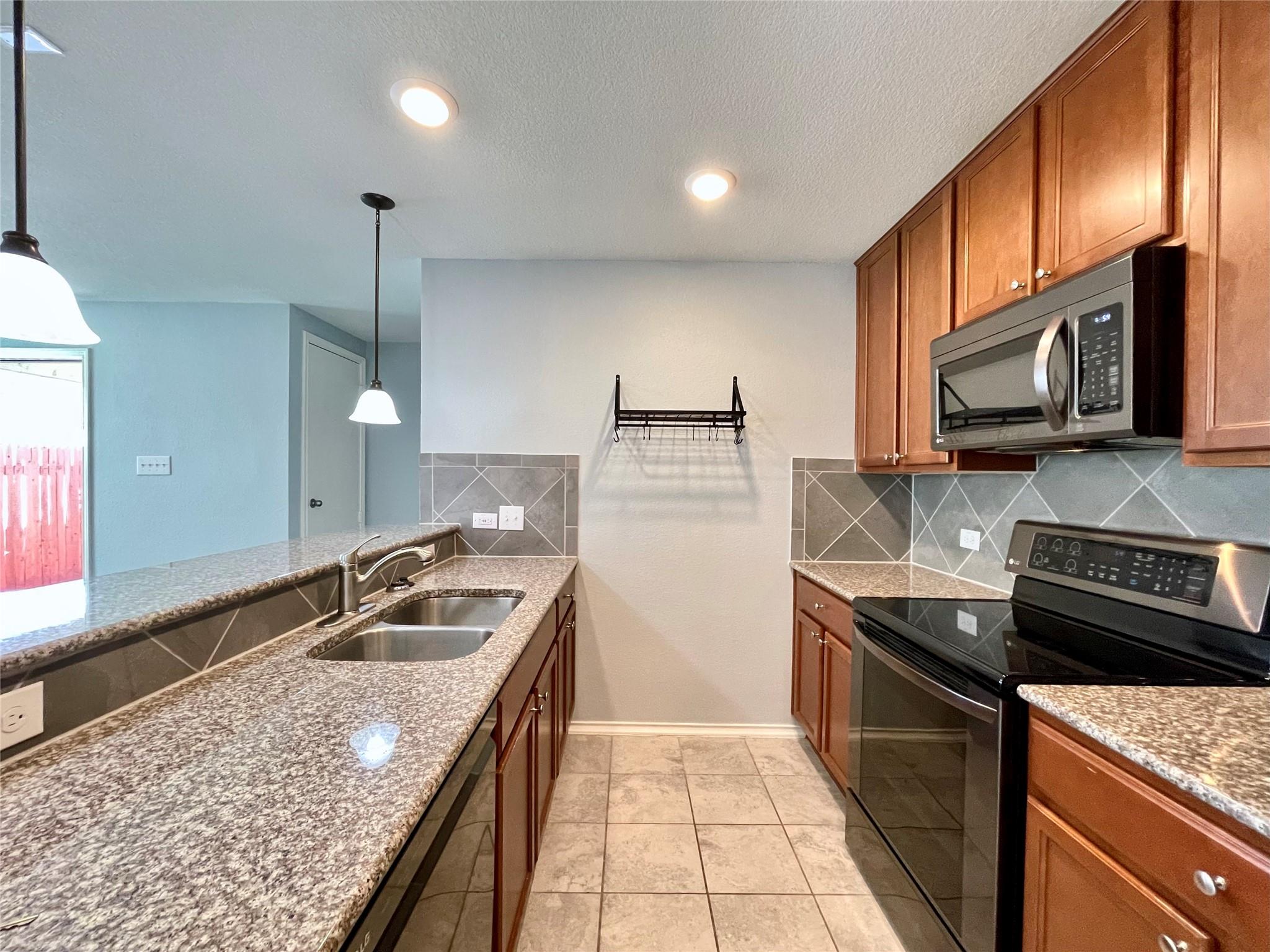 13709 Benjamin Harrison St Property Photo 10