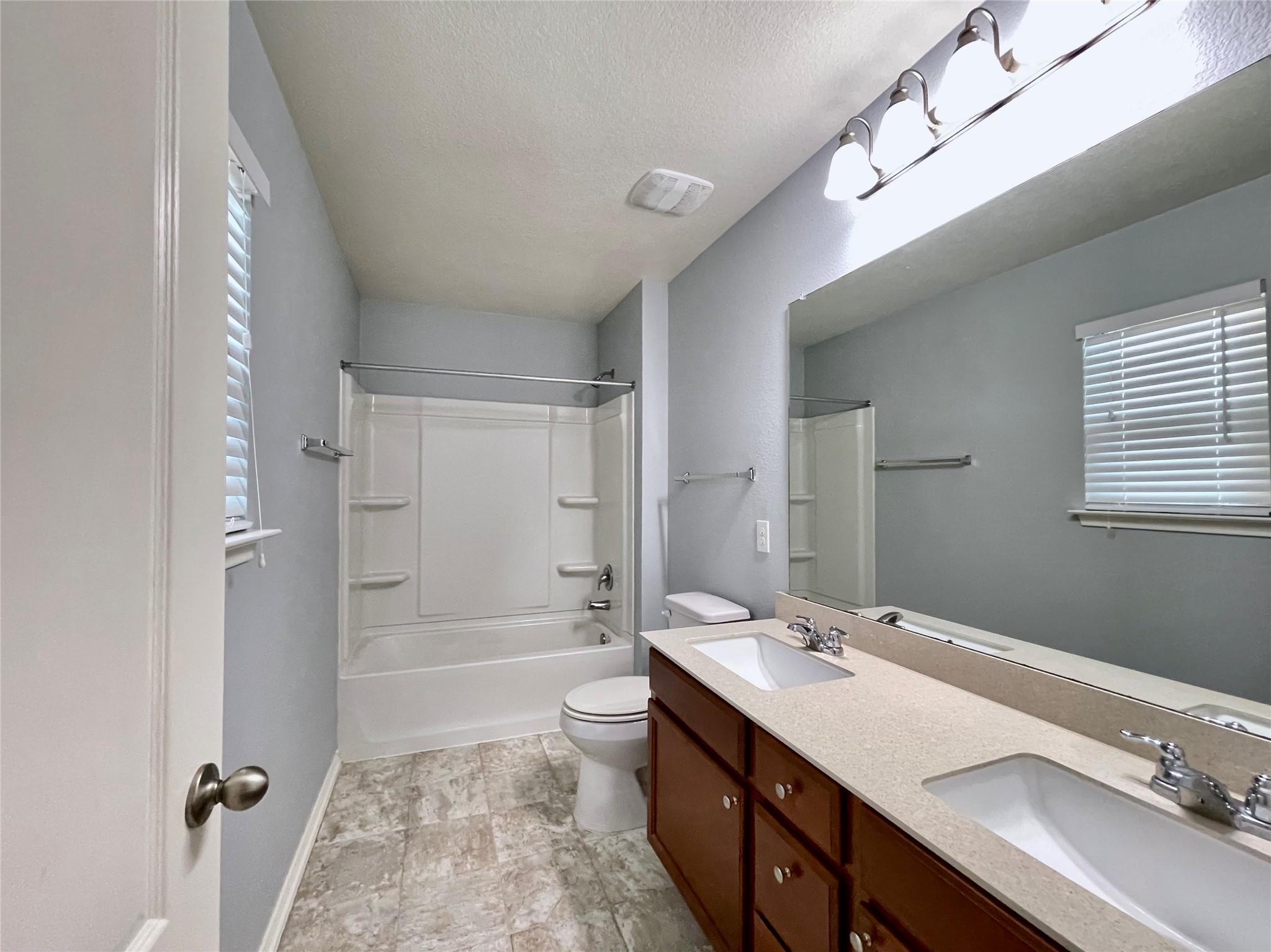 13709 Benjamin Harrison St Property Photo 24