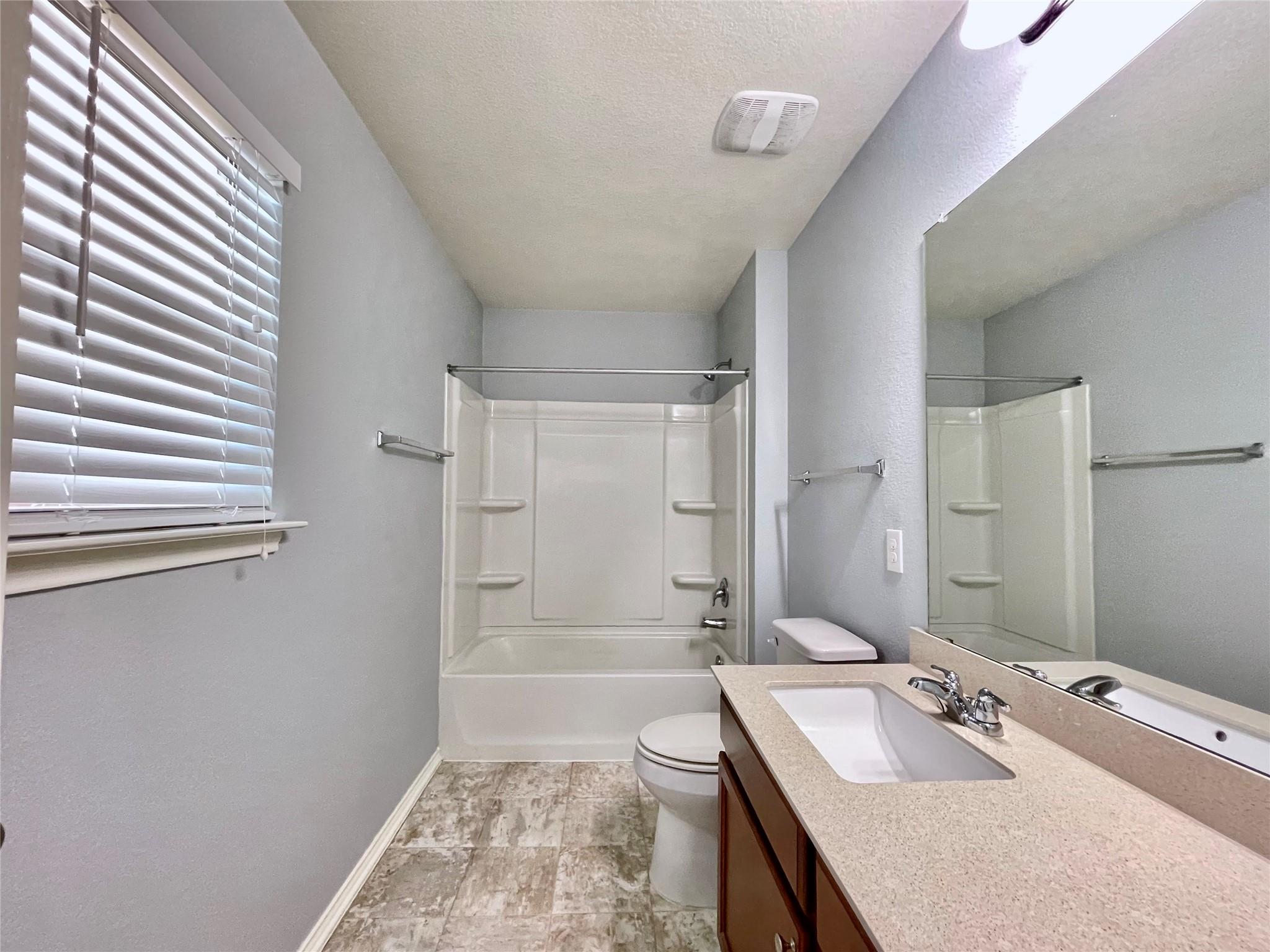13709 Benjamin Harrison St Property Photo 25