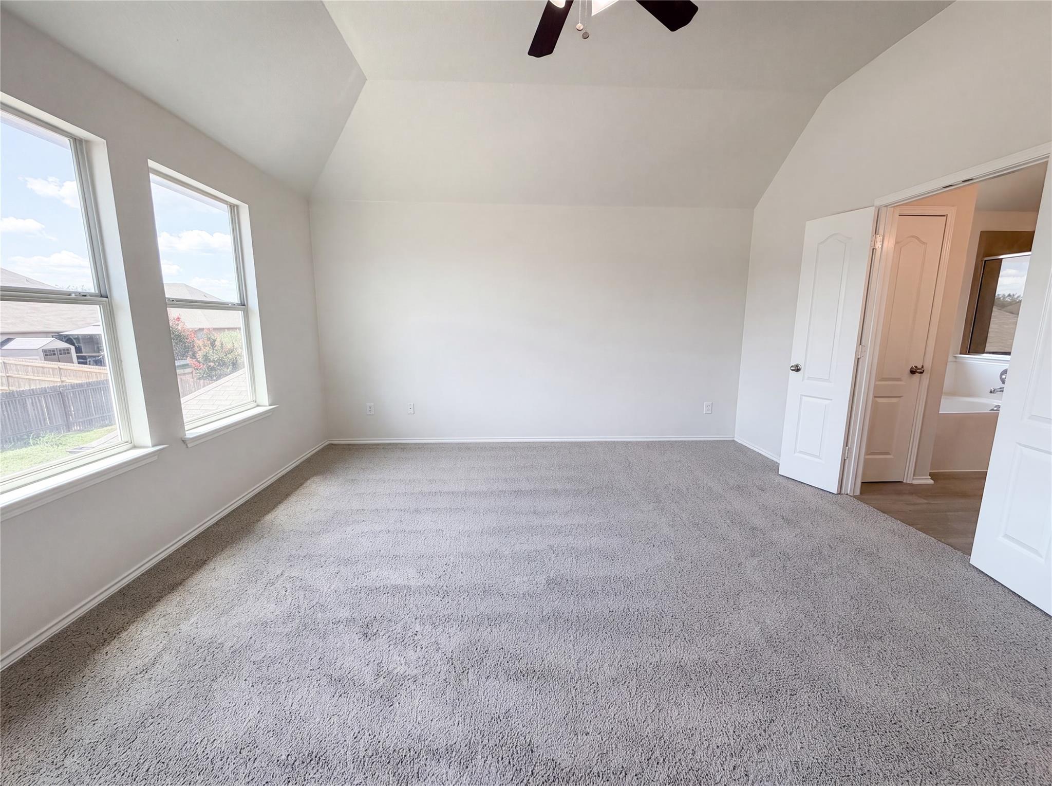 142 Snow Owl Holw Property Photo 9