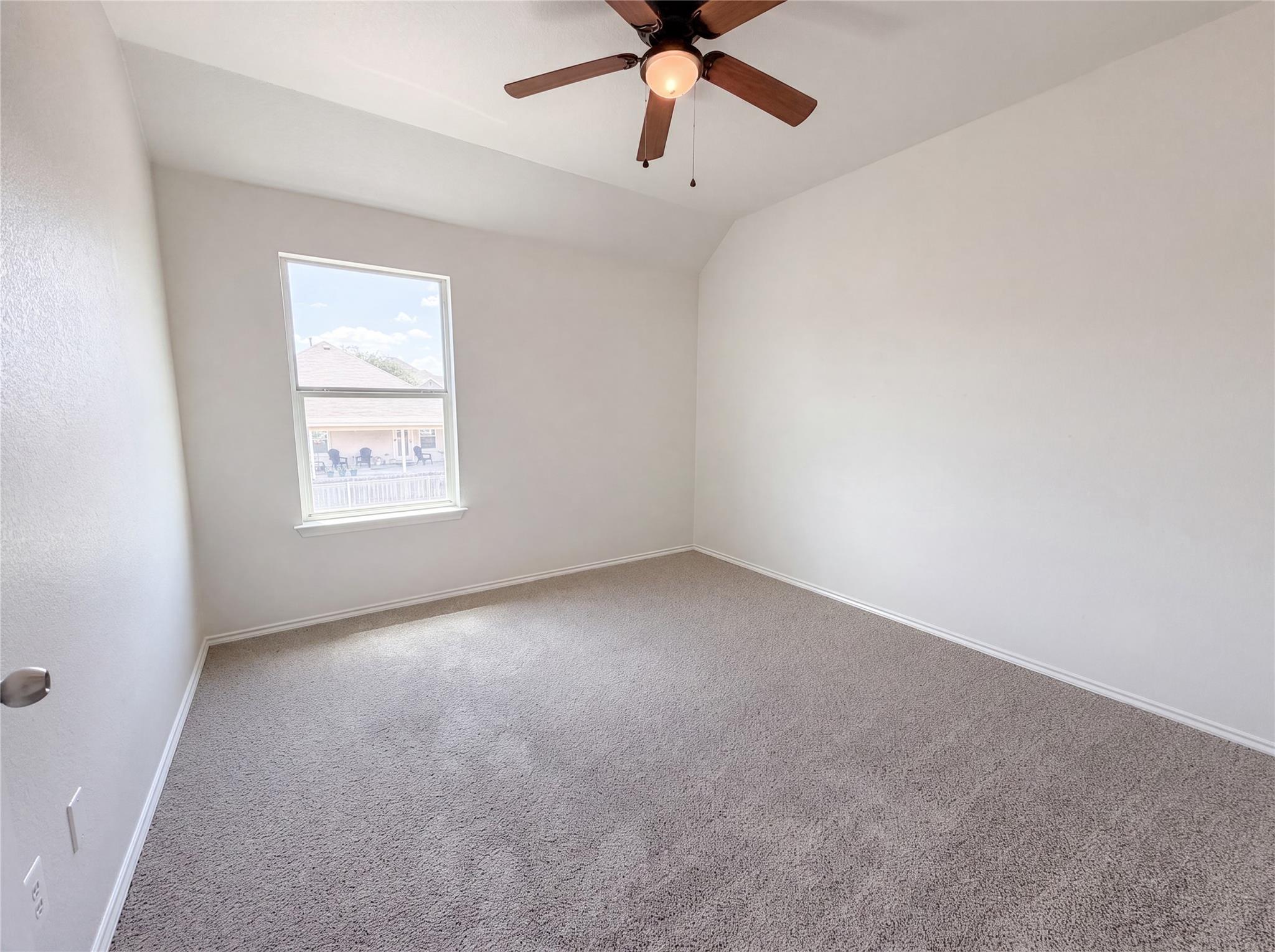 142 Snow Owl Holw Property Photo 12