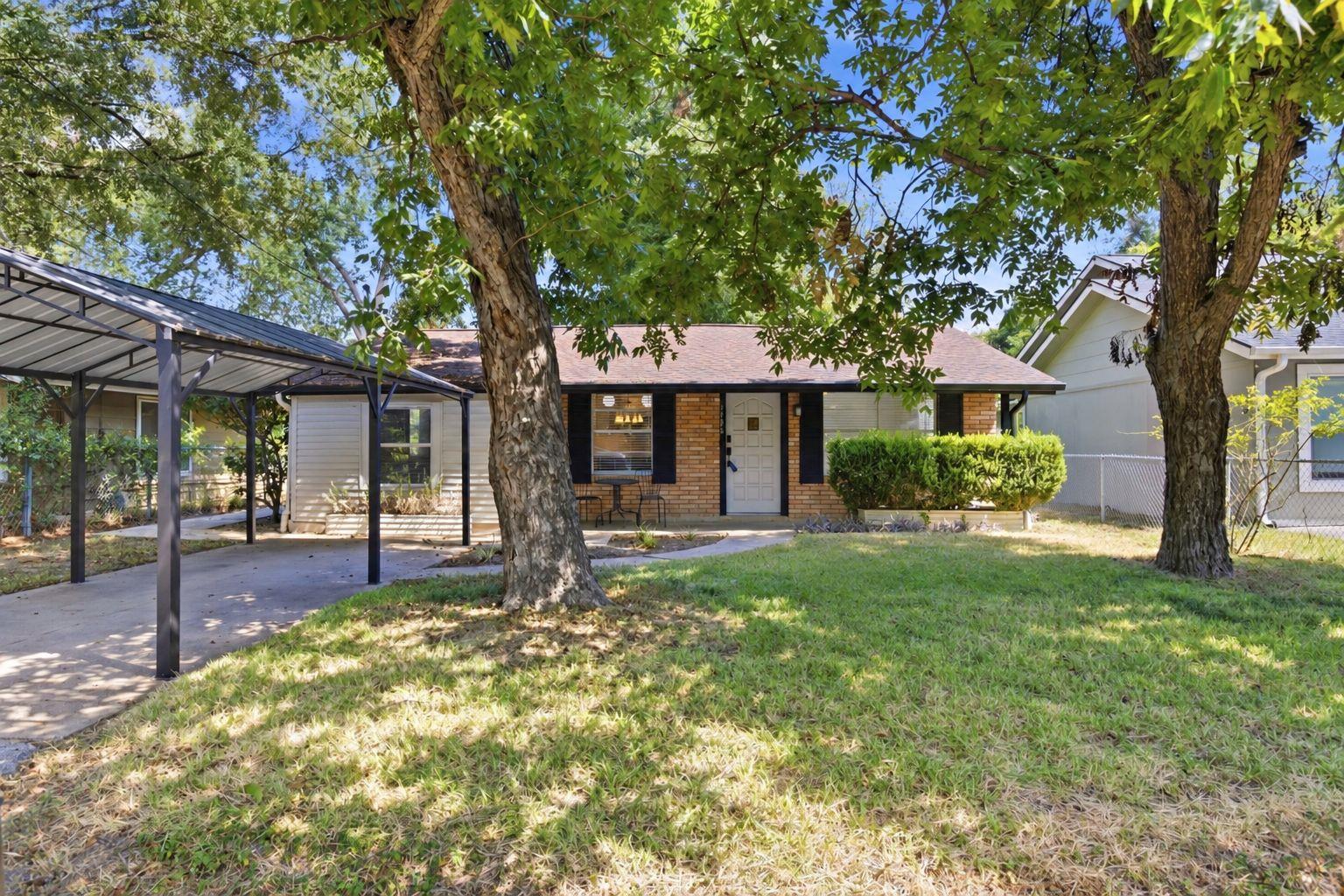 3206 Goodwin Ave Property Photo 4