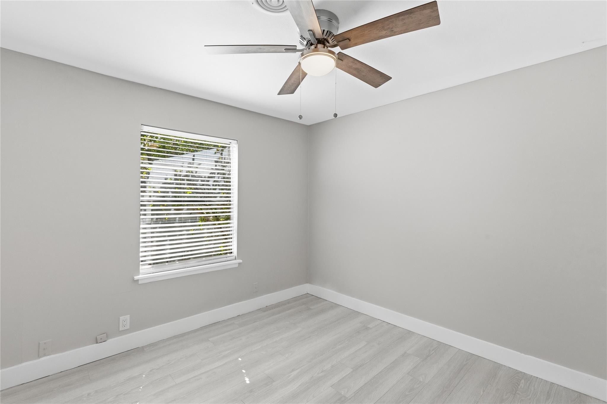 3206 Goodwin Ave Property Photo 25