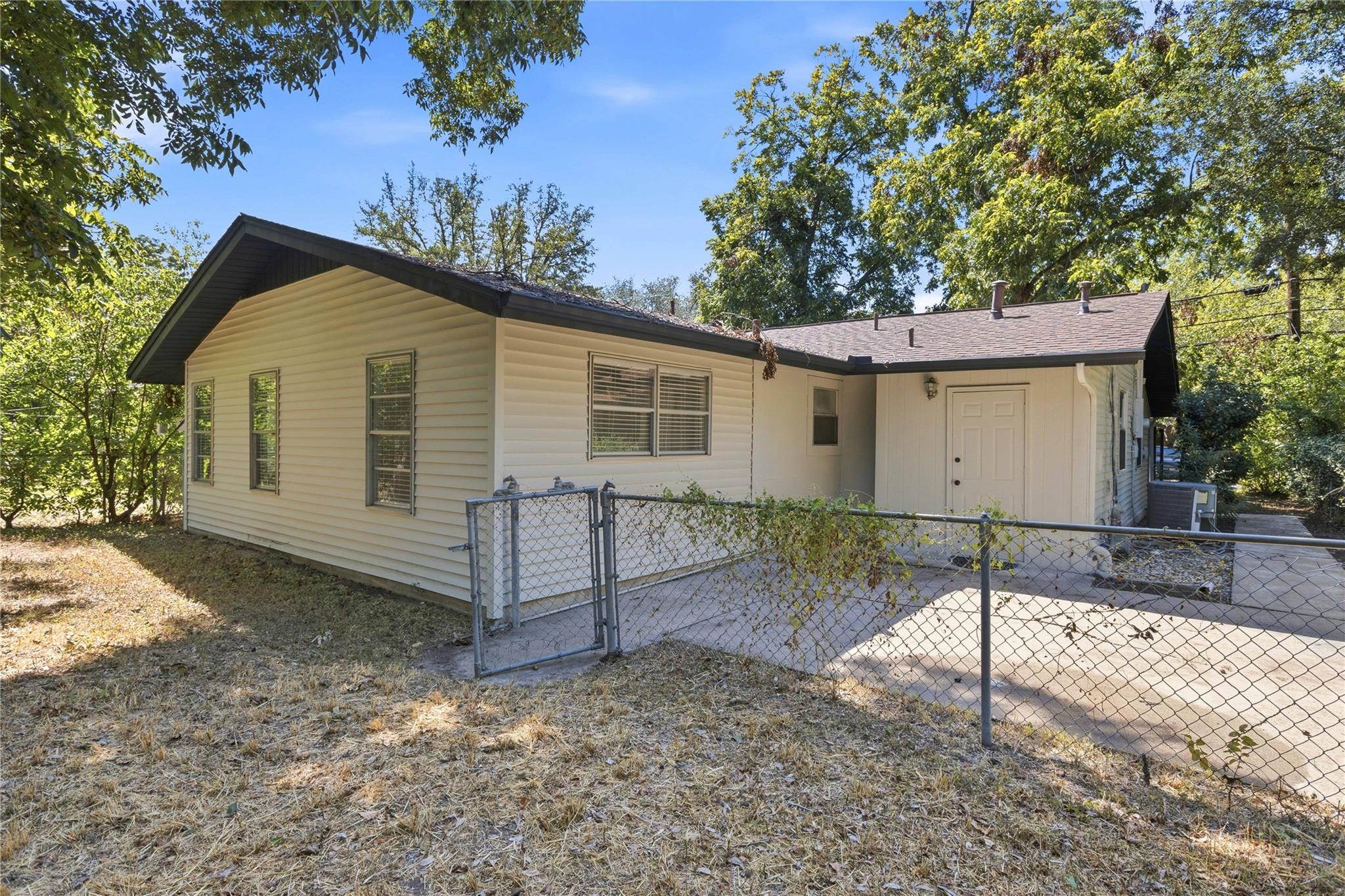 3206 Goodwin Ave Property Photo 31