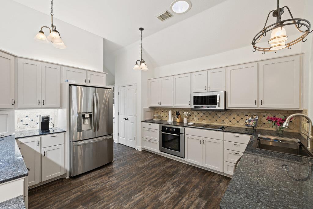 2106 Rue De St Germaine None Property Photo 13