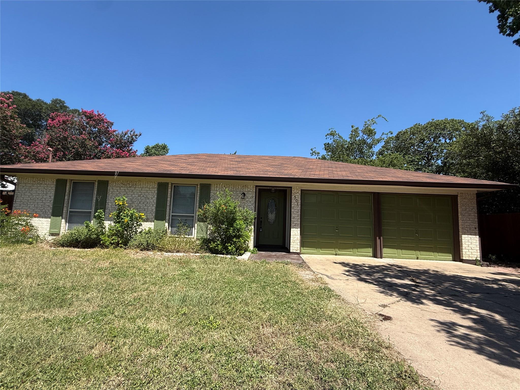 503 E Central Dr Property Photo 1