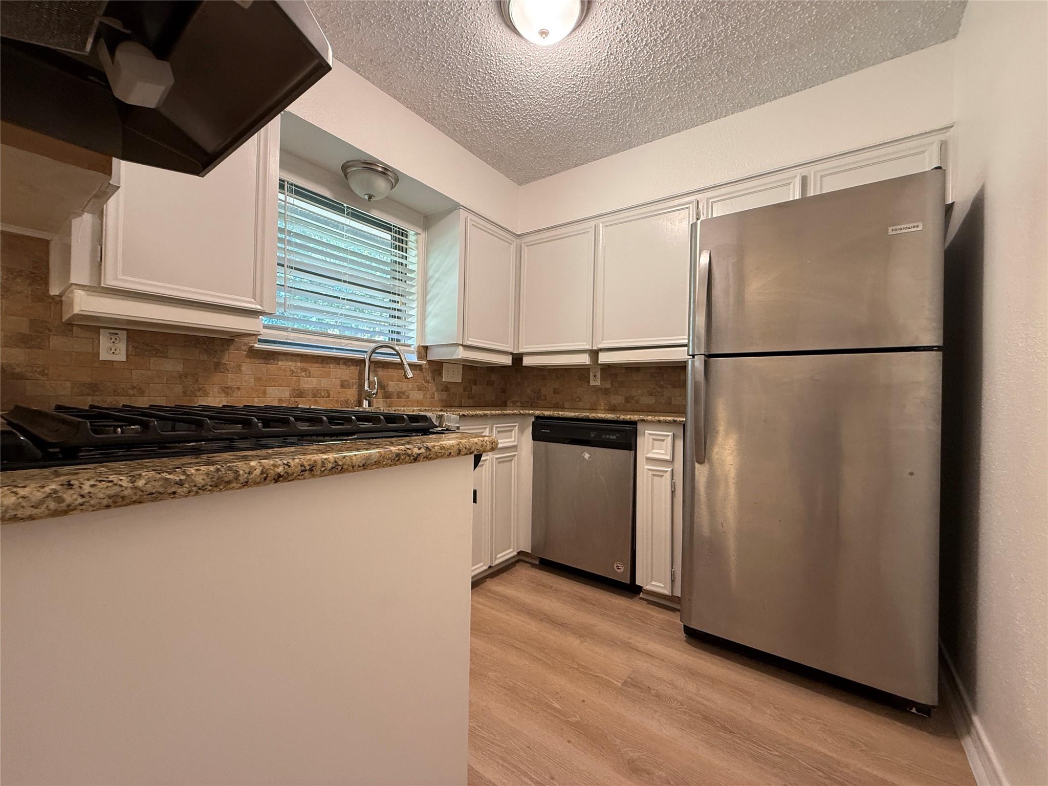 503 E Central Dr Property Photo 5