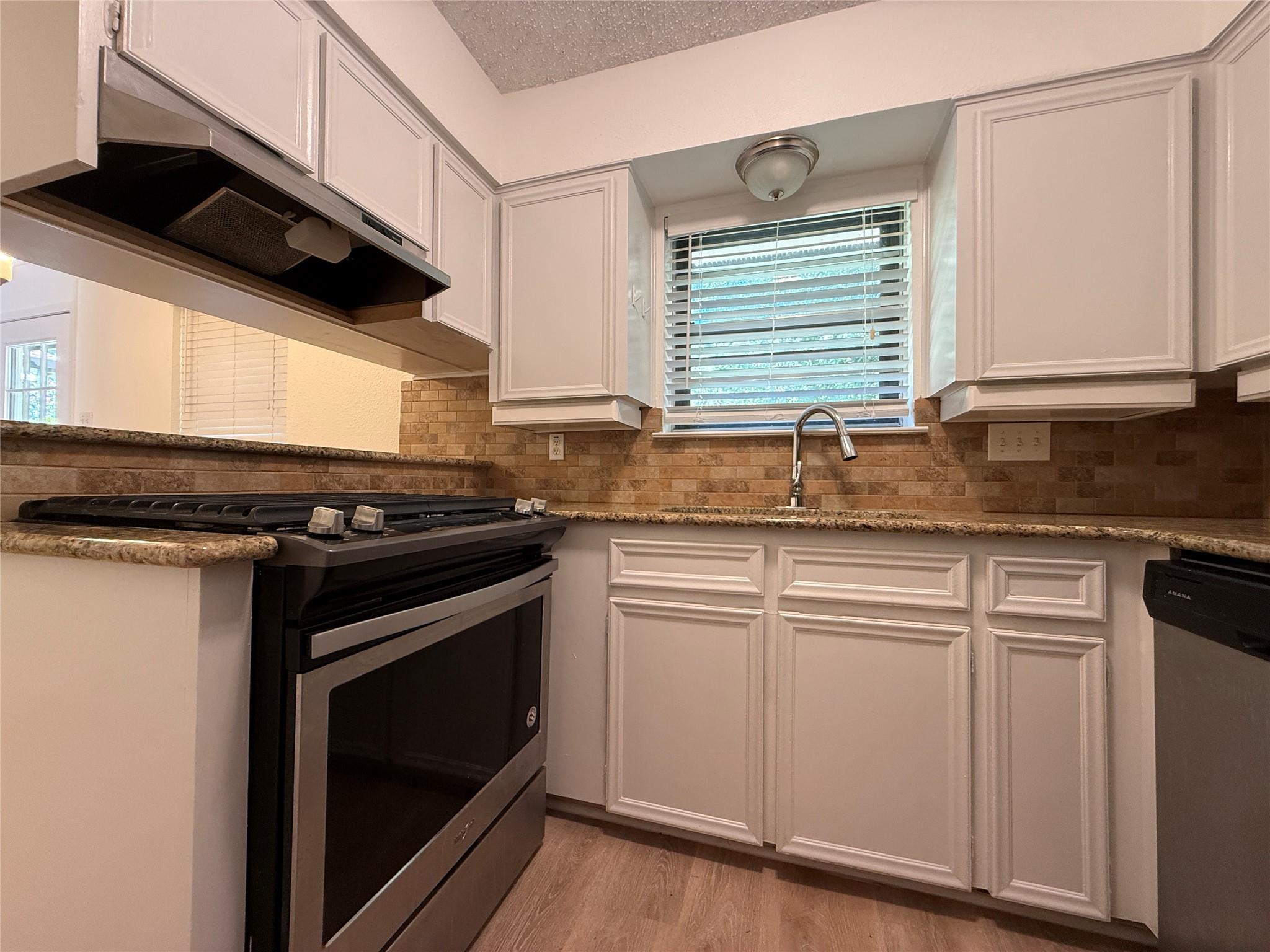 503 E Central Dr Property Photo 6