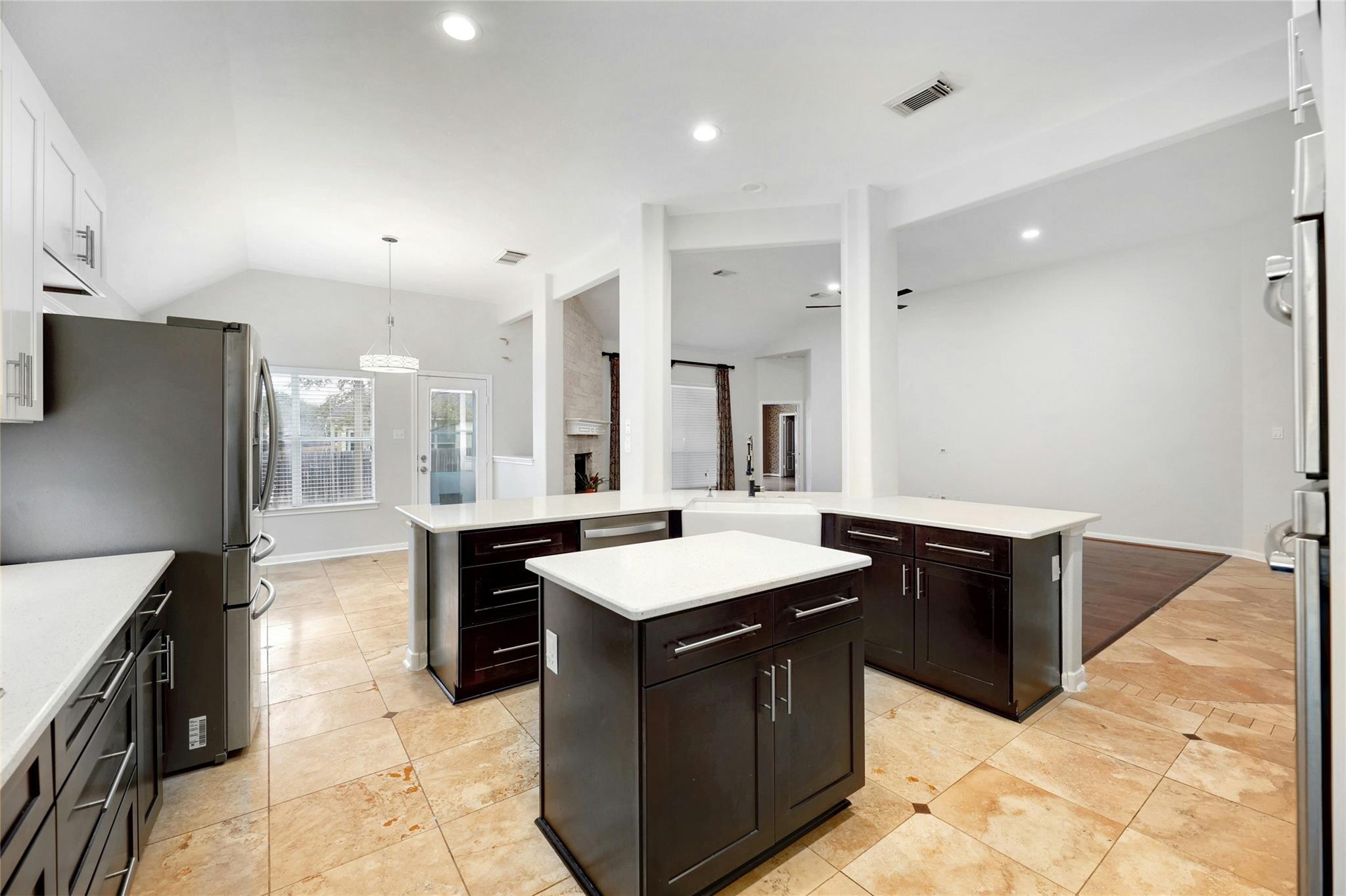 3806 Azur Ln Property Photo 2