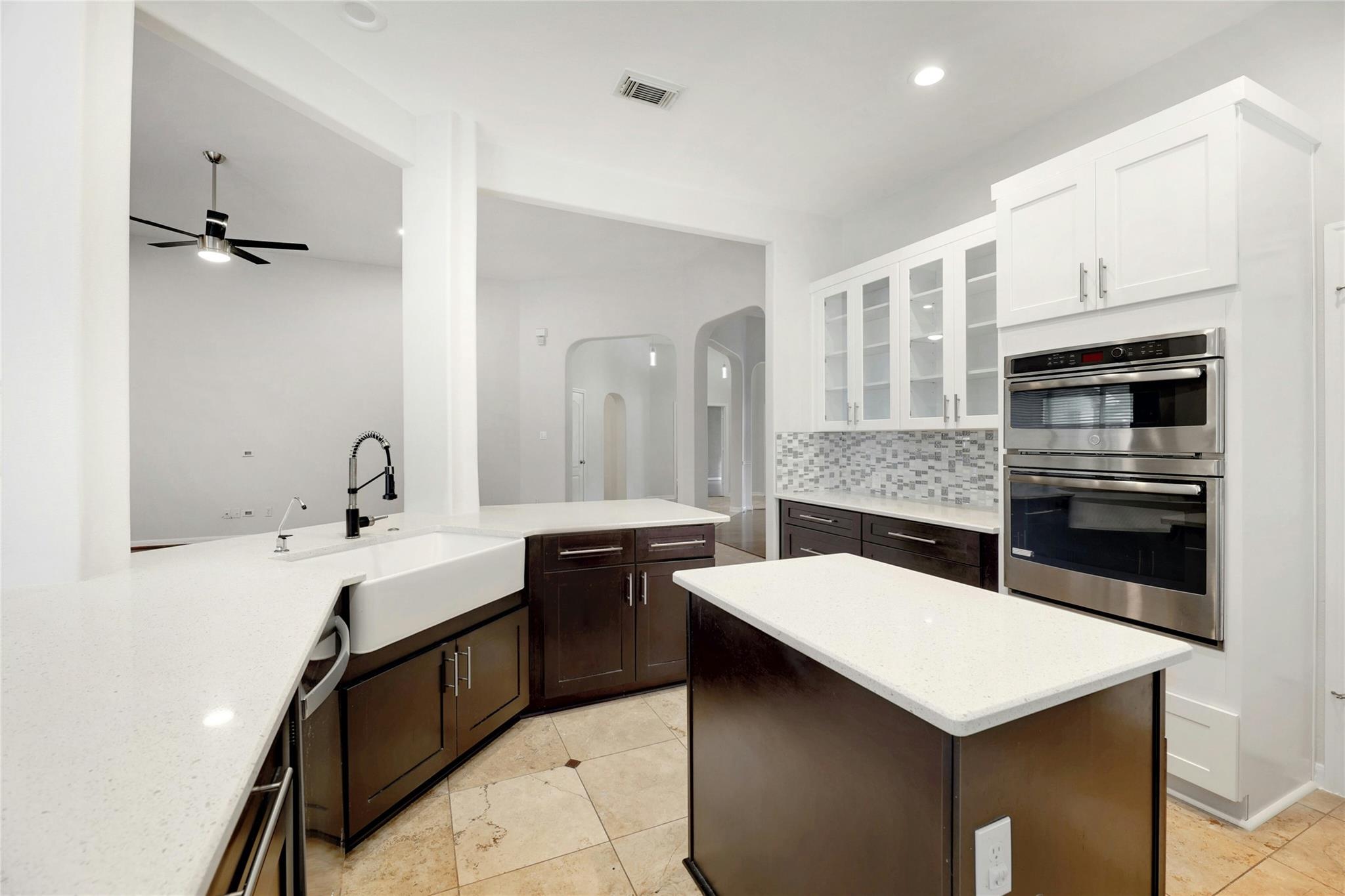 3806 Azur Ln Property Photo 3