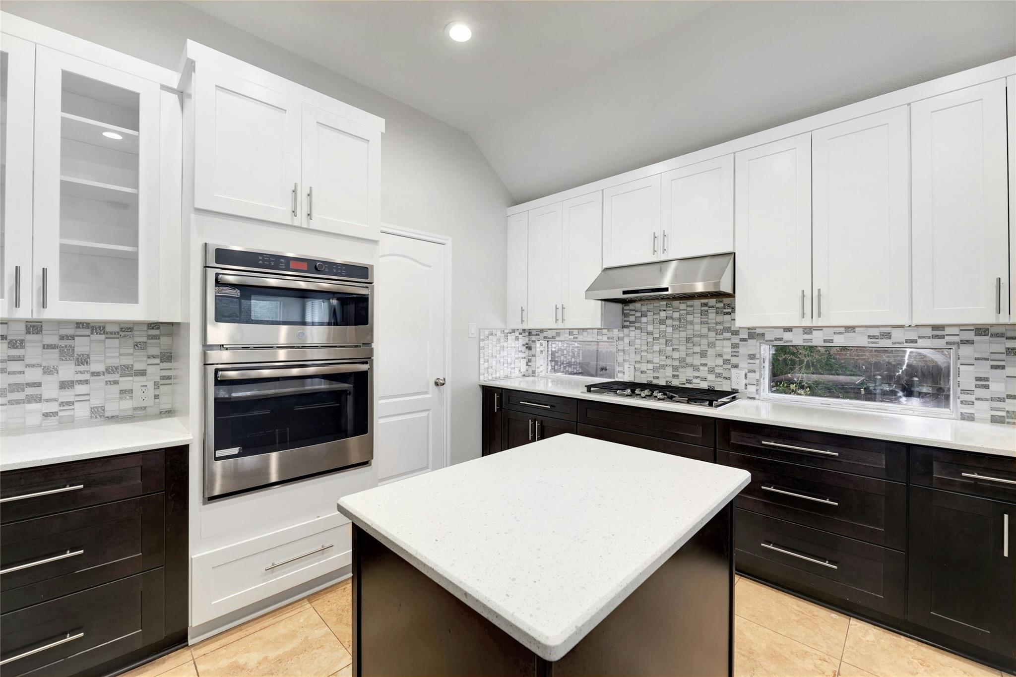 3806 Azur Ln Property Photo 4