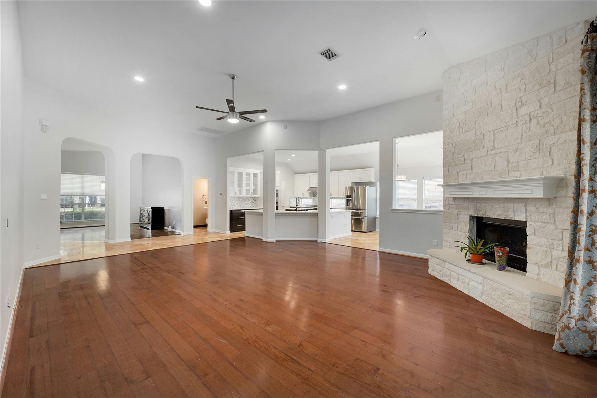 3806 Azur Ln Property Photo 5