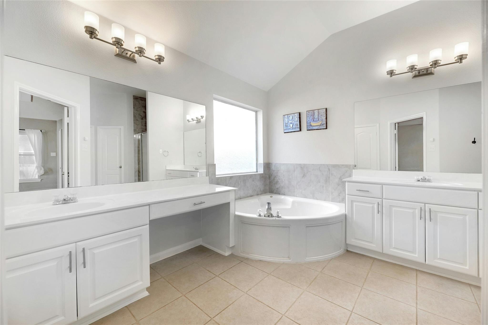 3806 Azur Ln Property Photo 20