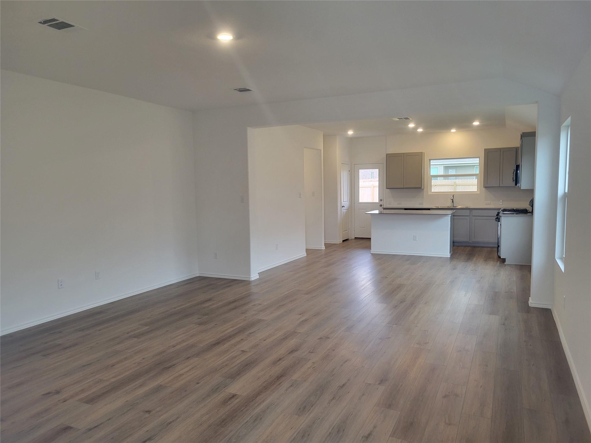 623 Waterway Ave Property Photo 7