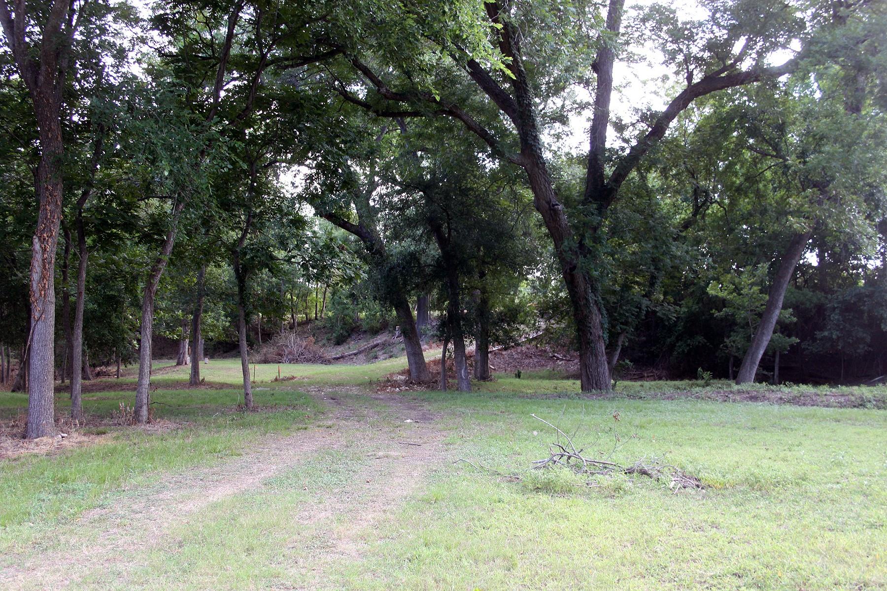 900 Old Lytton Springs Rd Property Photo 3