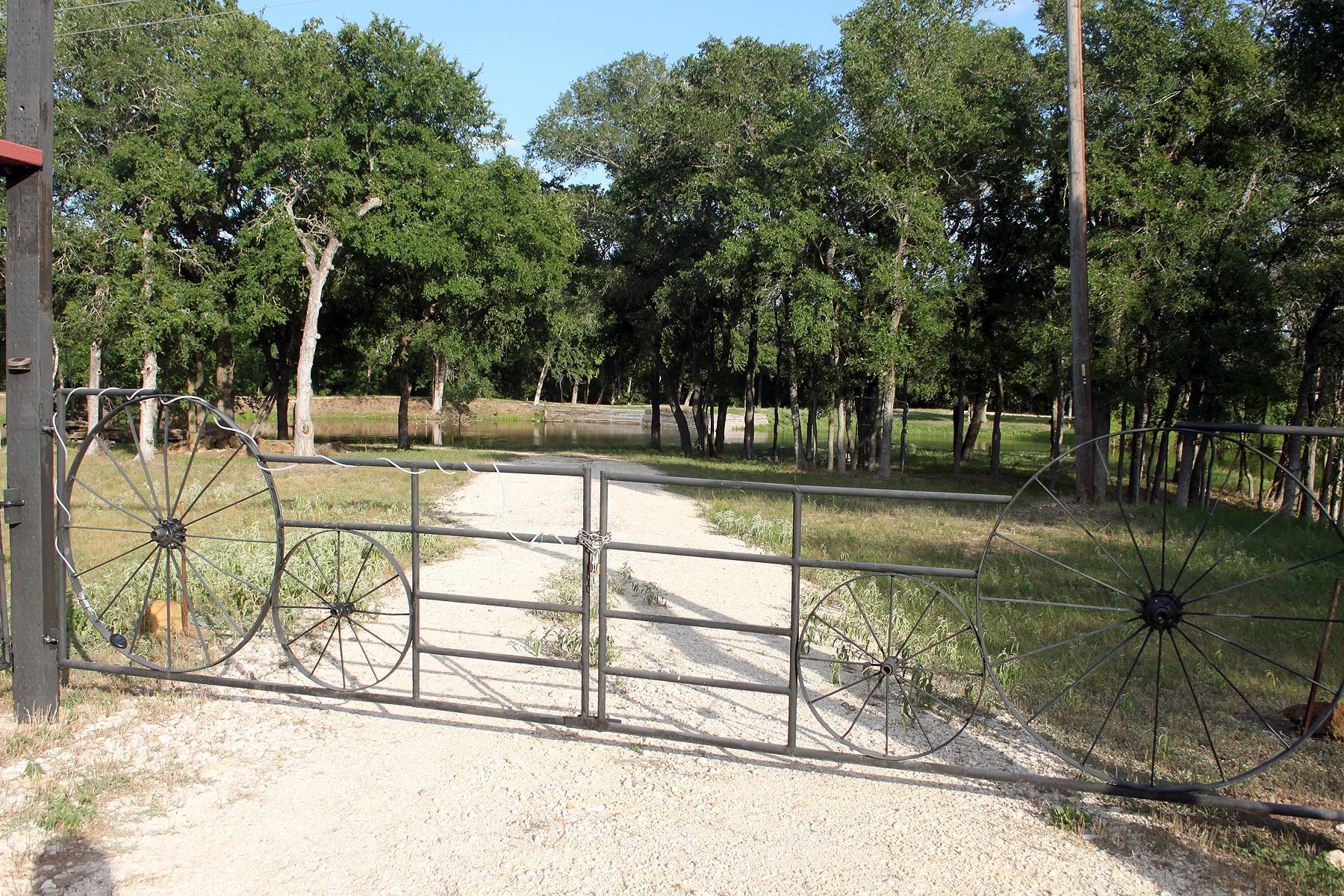 900 Old Lytton Springs Rd Property Photo 10