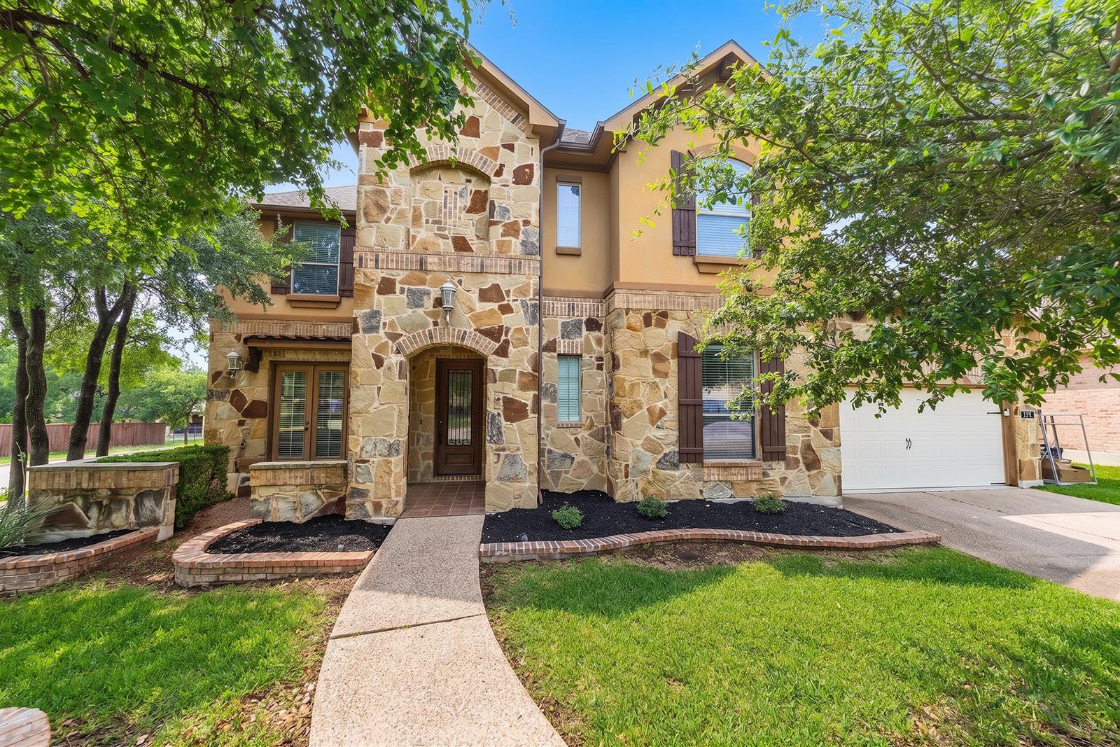 114 Saddle Ridge Dr N Property Photo 1