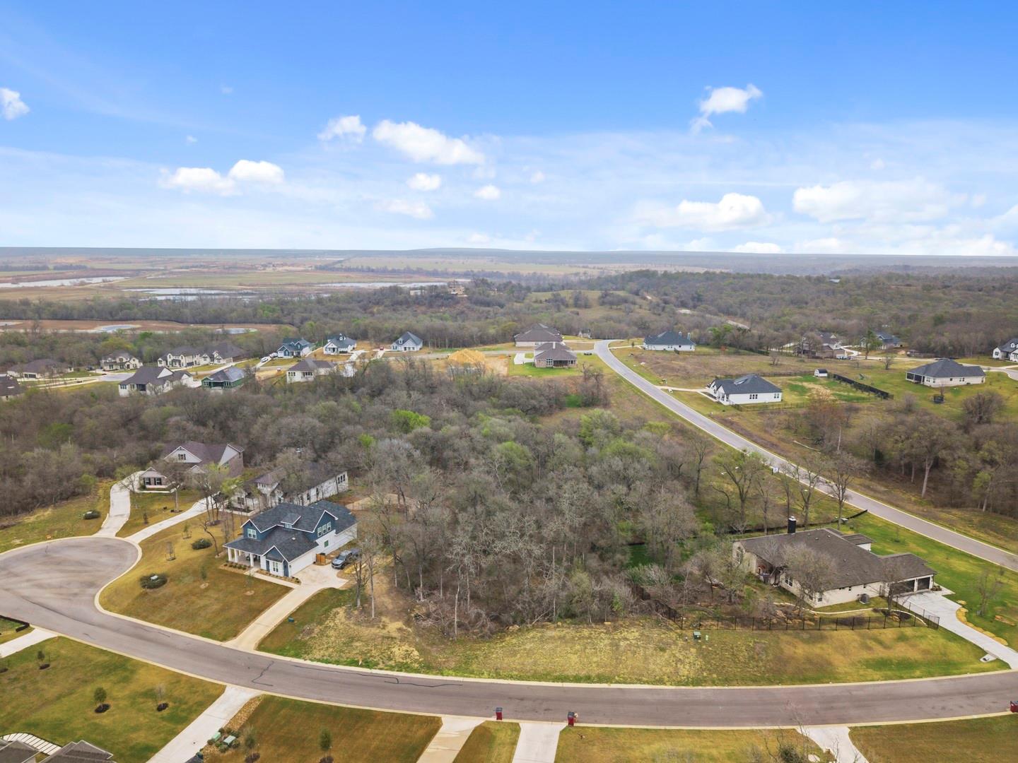 112 Albatross Cv Property Photo 4