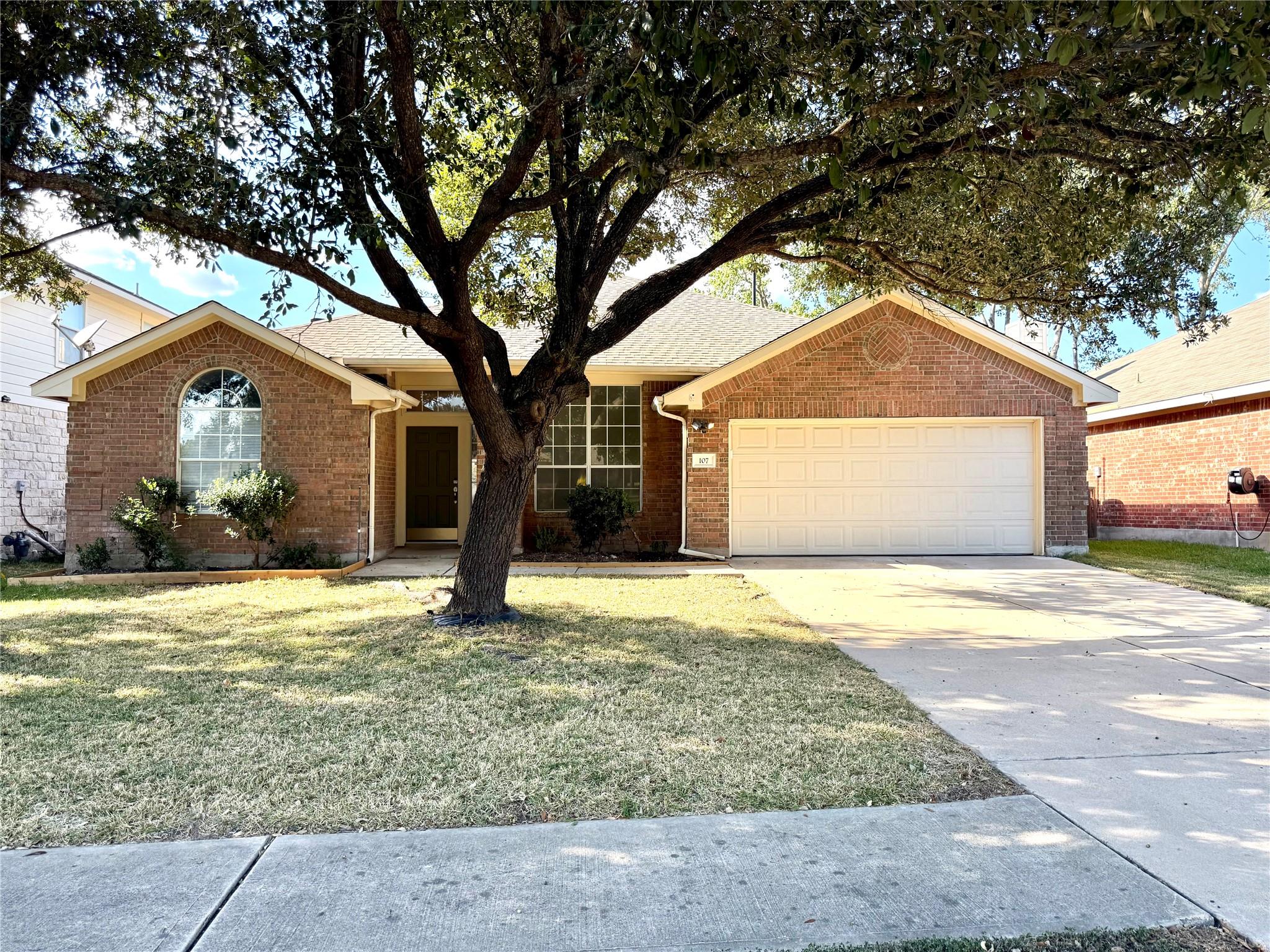 107 Desert Highlands Trl Property Photo 1