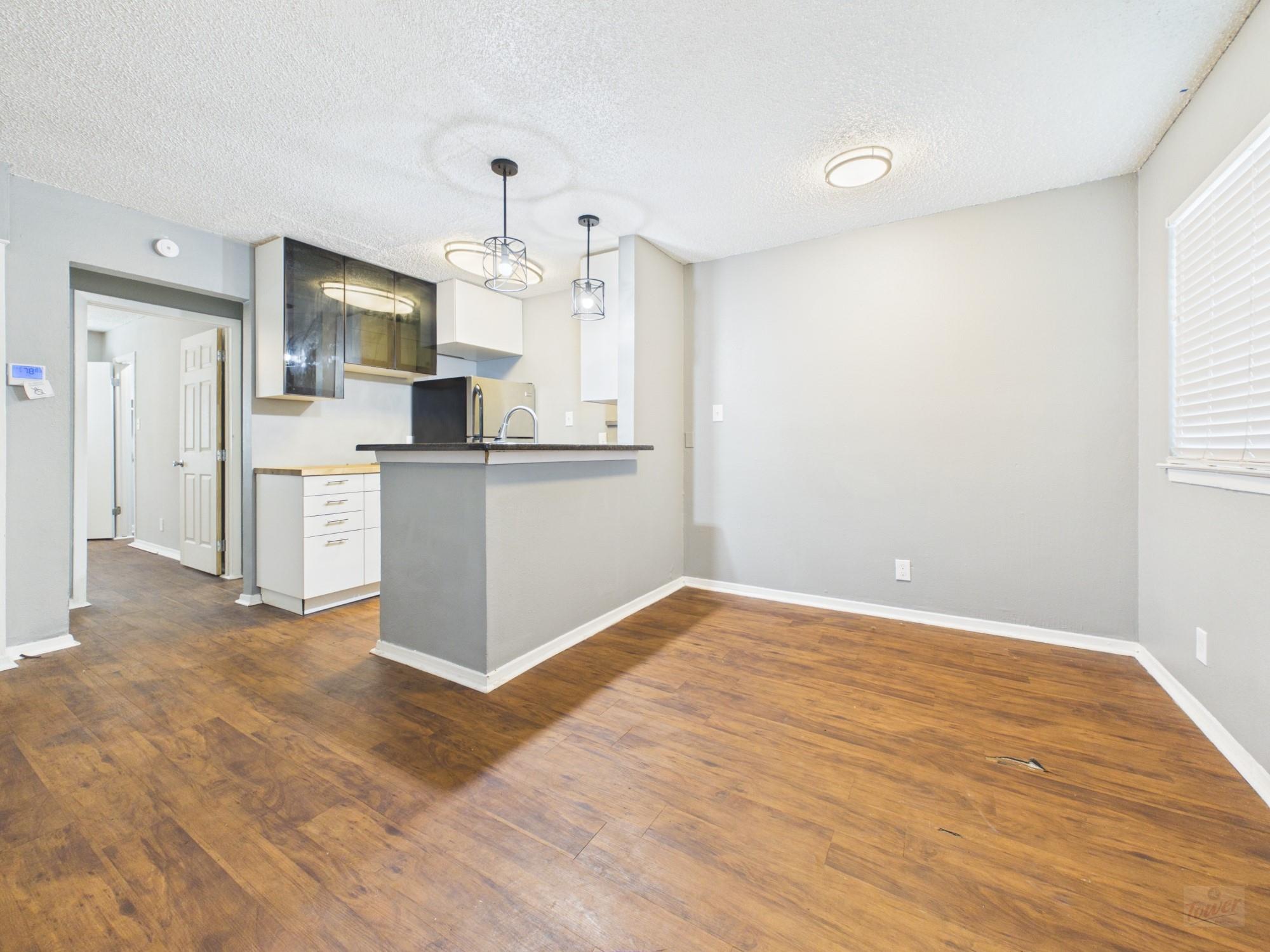 2401 Manor Rd #127 Property Photo 1