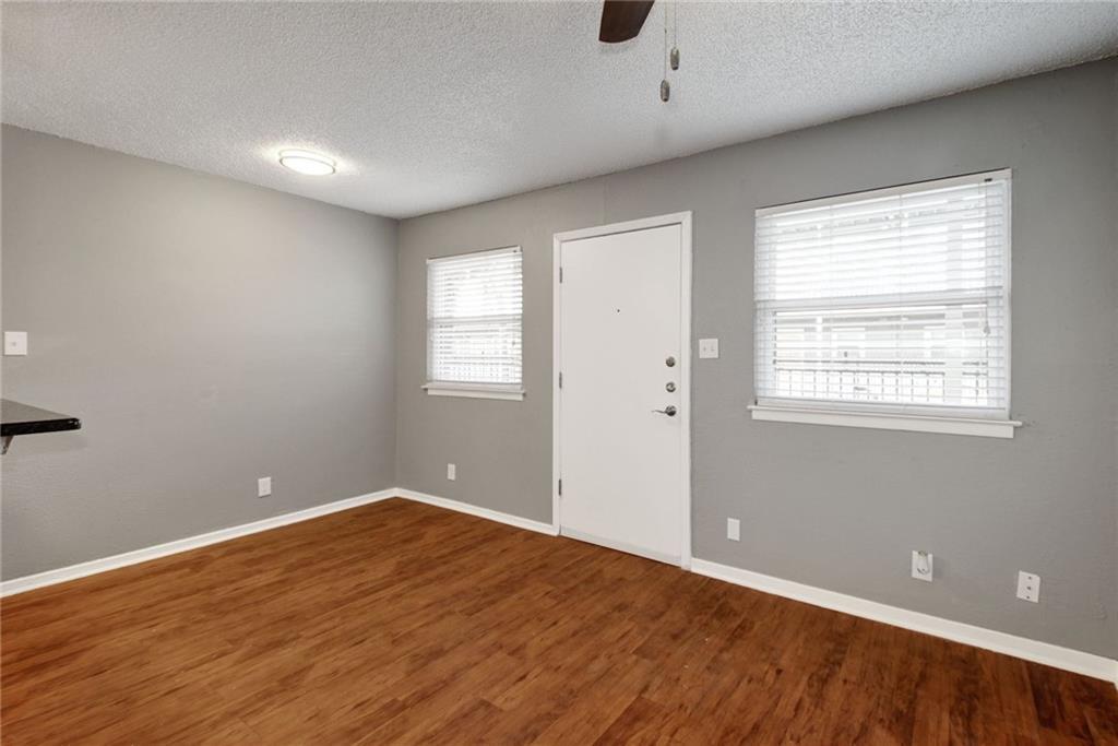 2401 Manor Rd #127 Property Photo 12