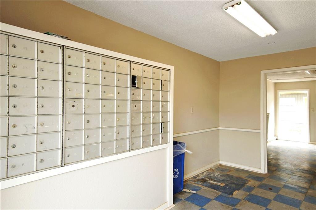 2401 Manor Rd #127 Property Photo 16