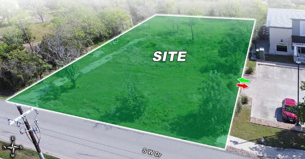 1600 S West Dr Property Photo 1