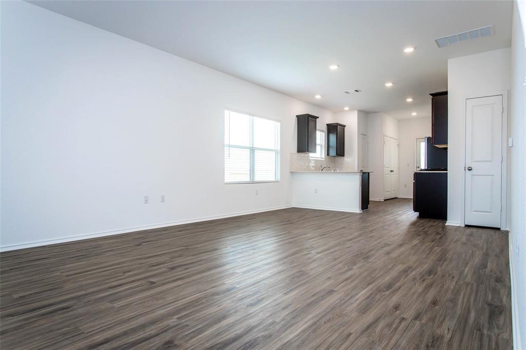7305 Spotted Leaf Way Property Photo 2