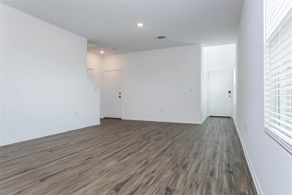 7305 Spotted Leaf Way Property Photo 4