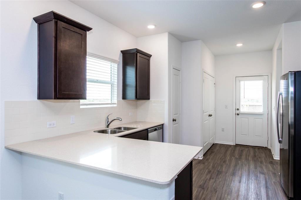 7305 Spotted Leaf Way Property Photo 5