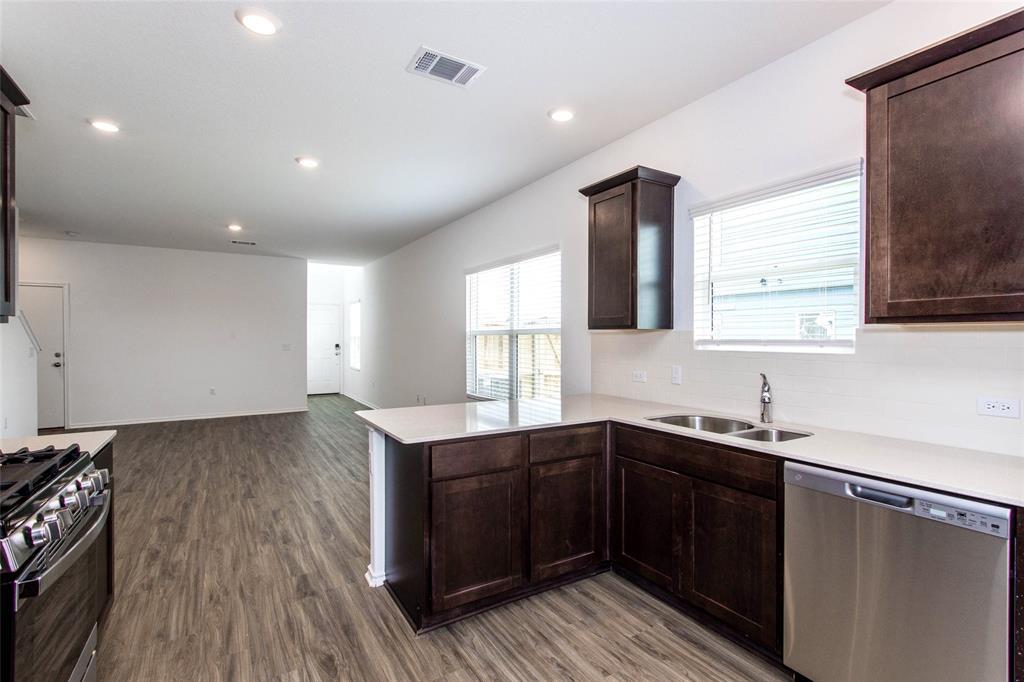 7305 Spotted Leaf Way Property Photo 6