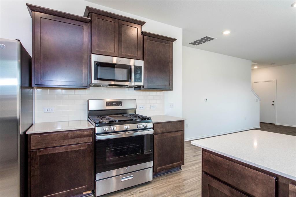 7305 Spotted Leaf Way Property Photo 8