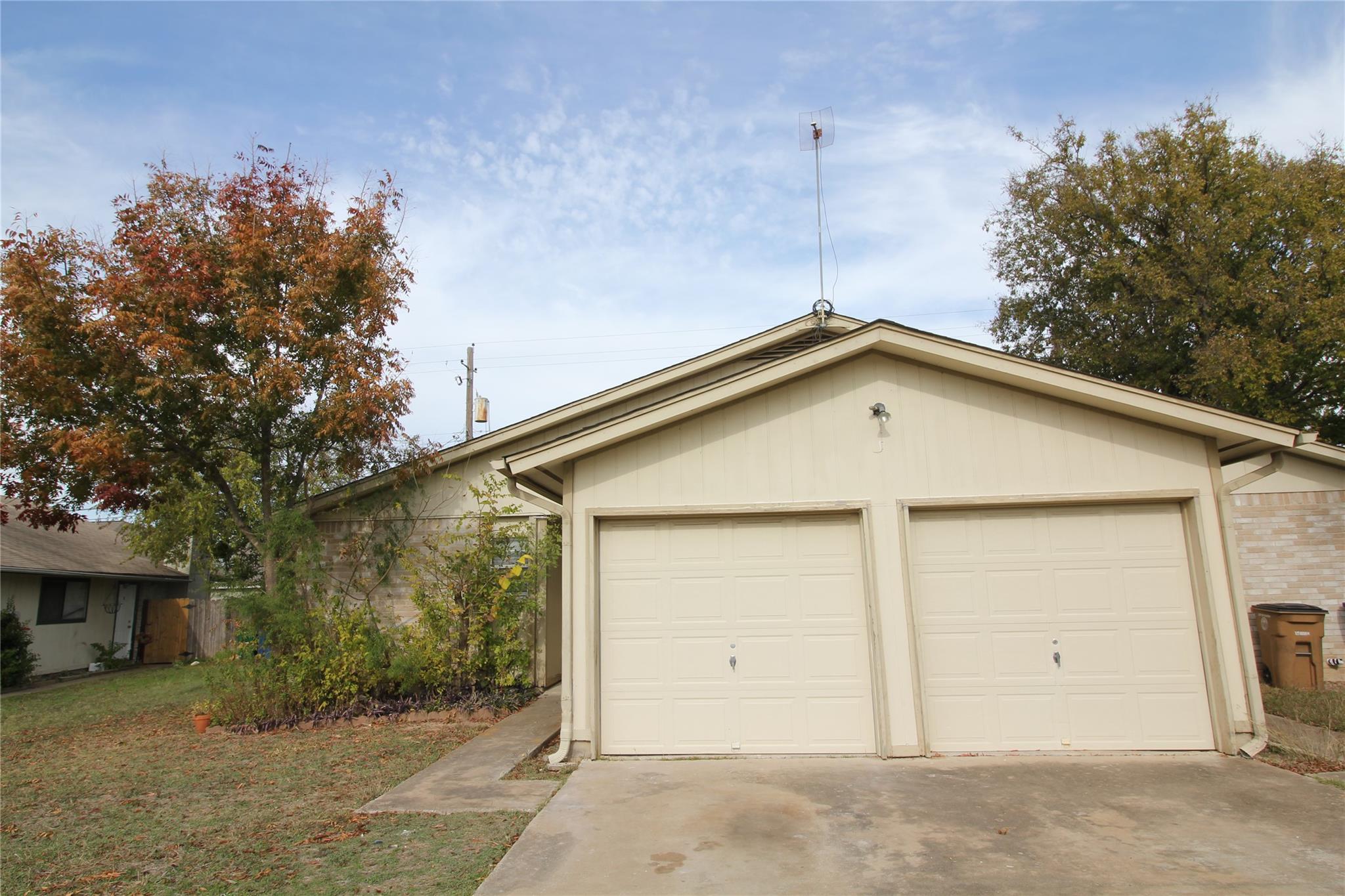 12818 Copper Cliff Ave Property Photo 1