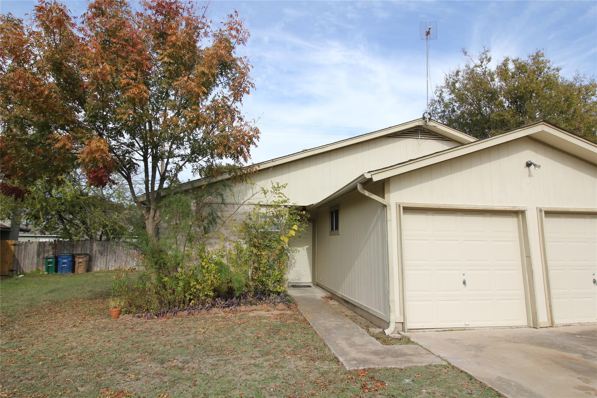 12818 Copper Cliff Ave Property Photo 2