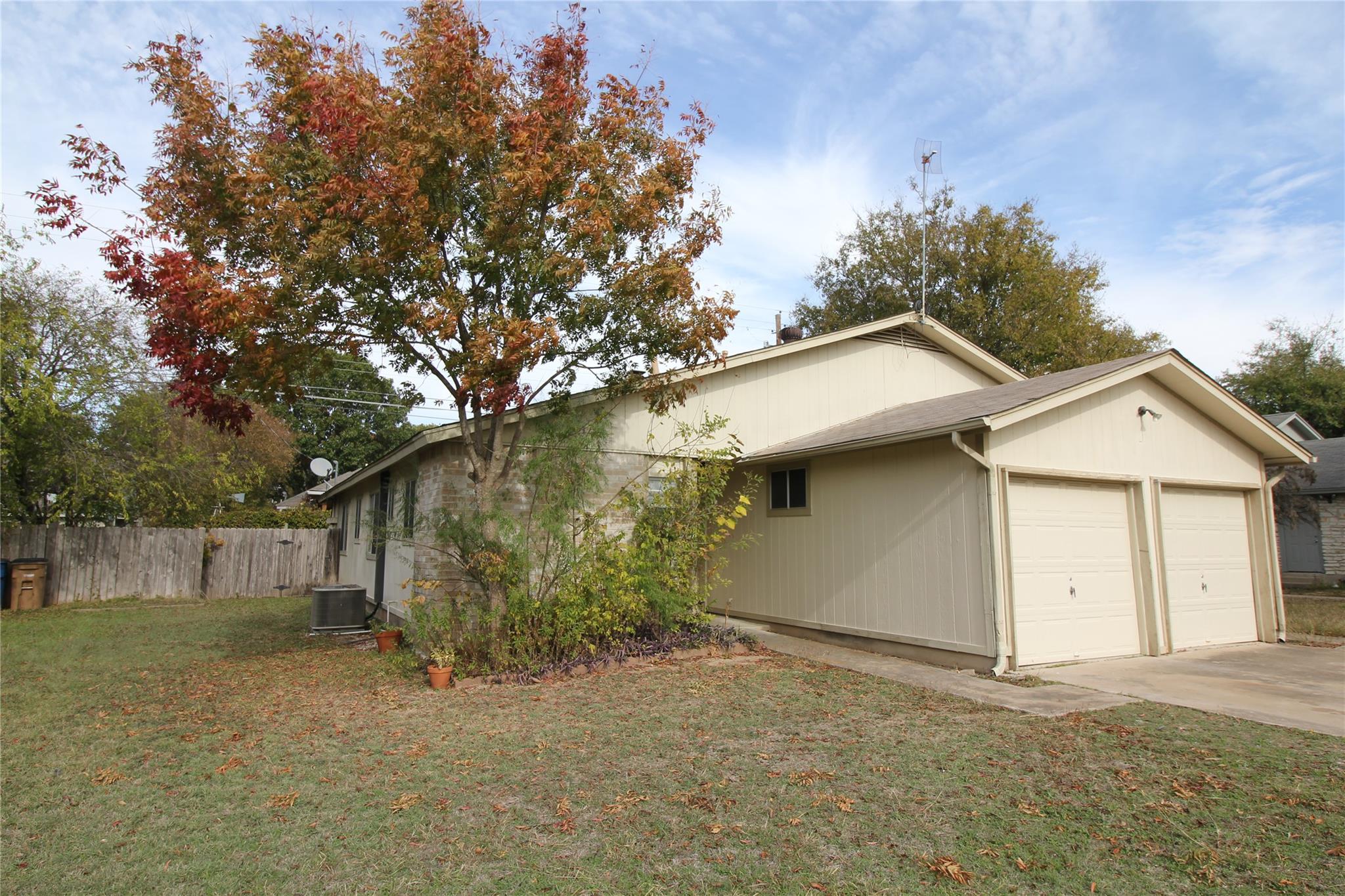 12818 Copper Cliff Ave Property Photo 3