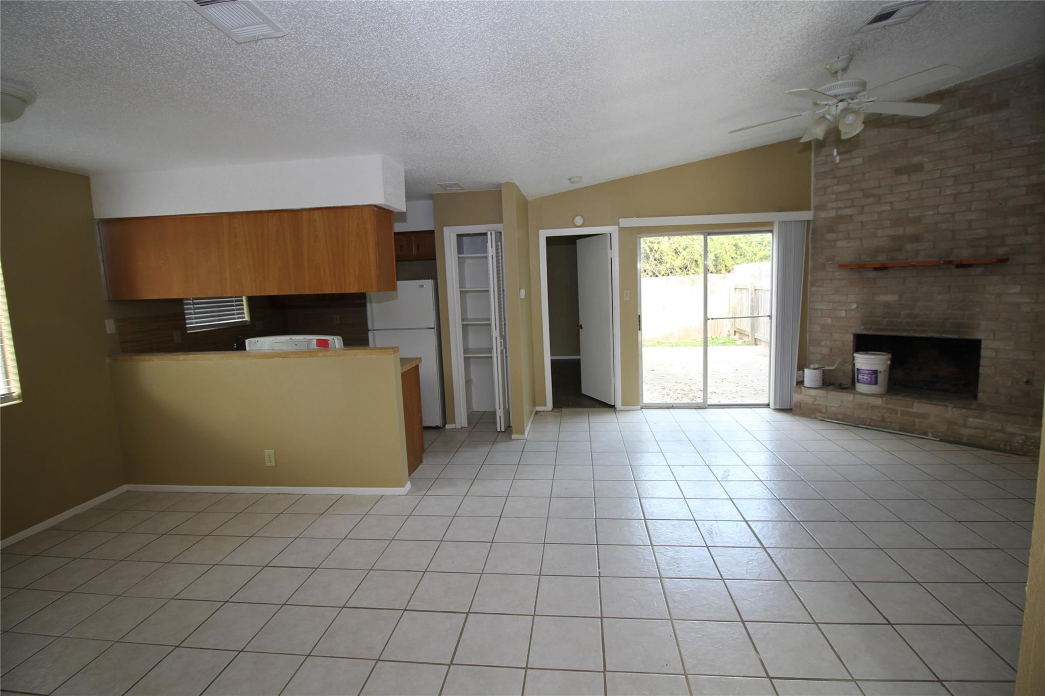 12818 Copper Cliff Ave Property Photo 4