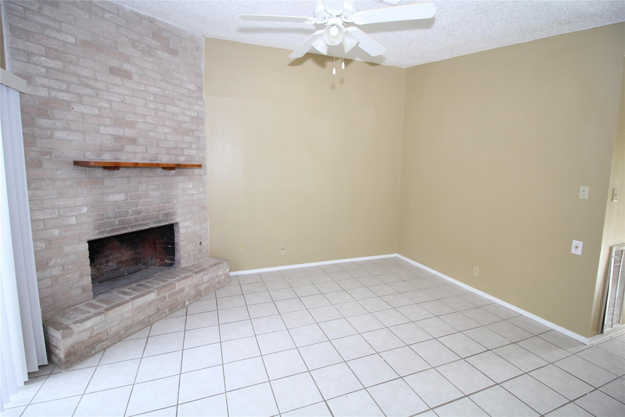 12818 Copper Cliff Ave Property Photo 6