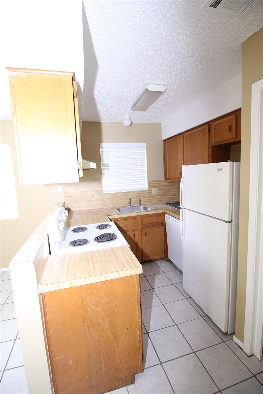 12818 Copper Cliff Ave Property Photo 9