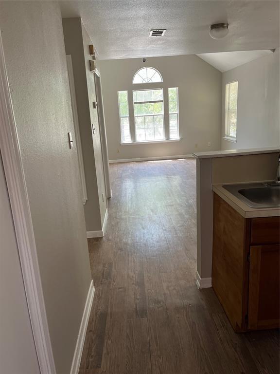 3120 Northwest Blvd #c Property Photo 2