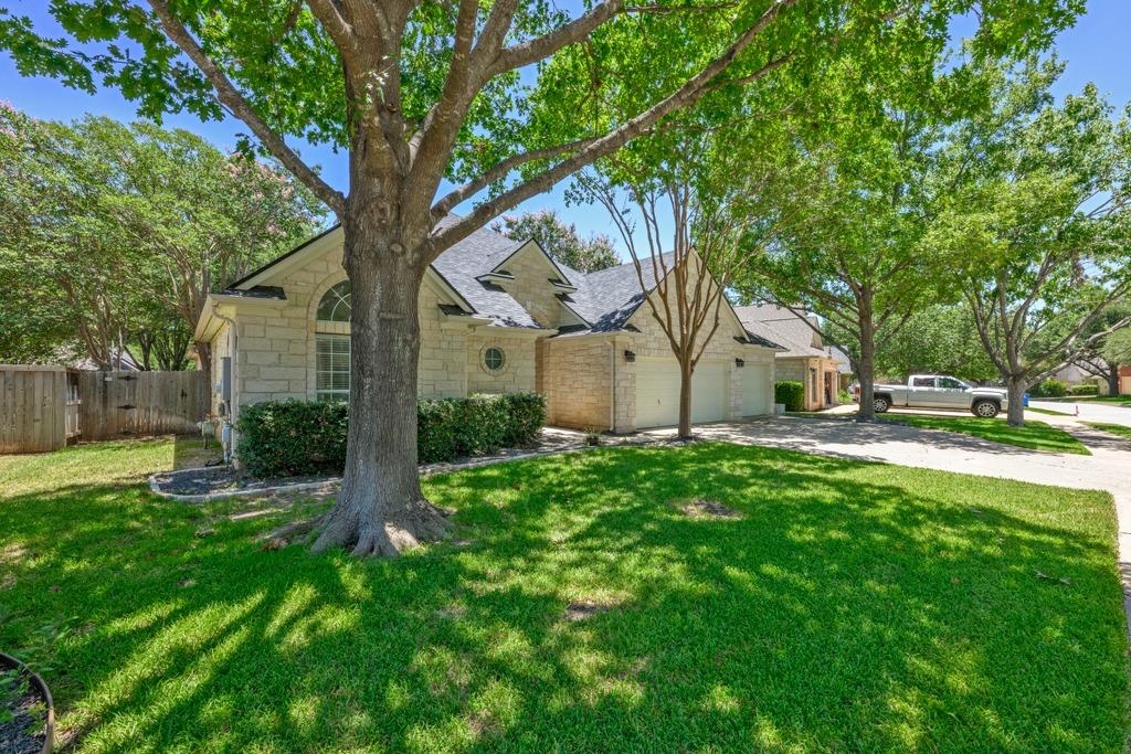 2602 Henley Dr Property Photo 2