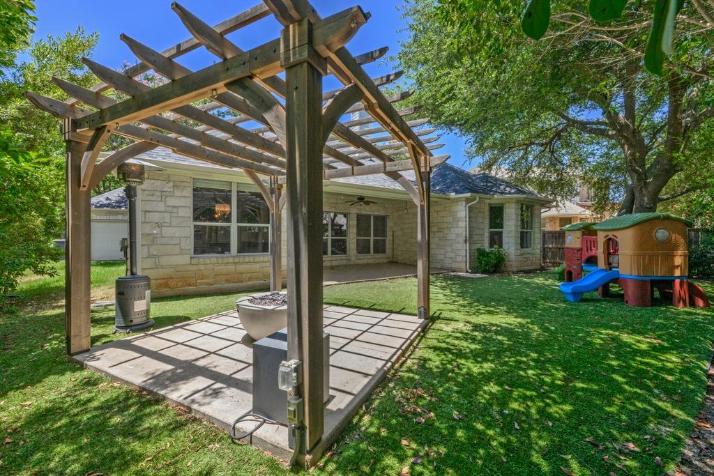 2602 Henley Dr Property Photo 29