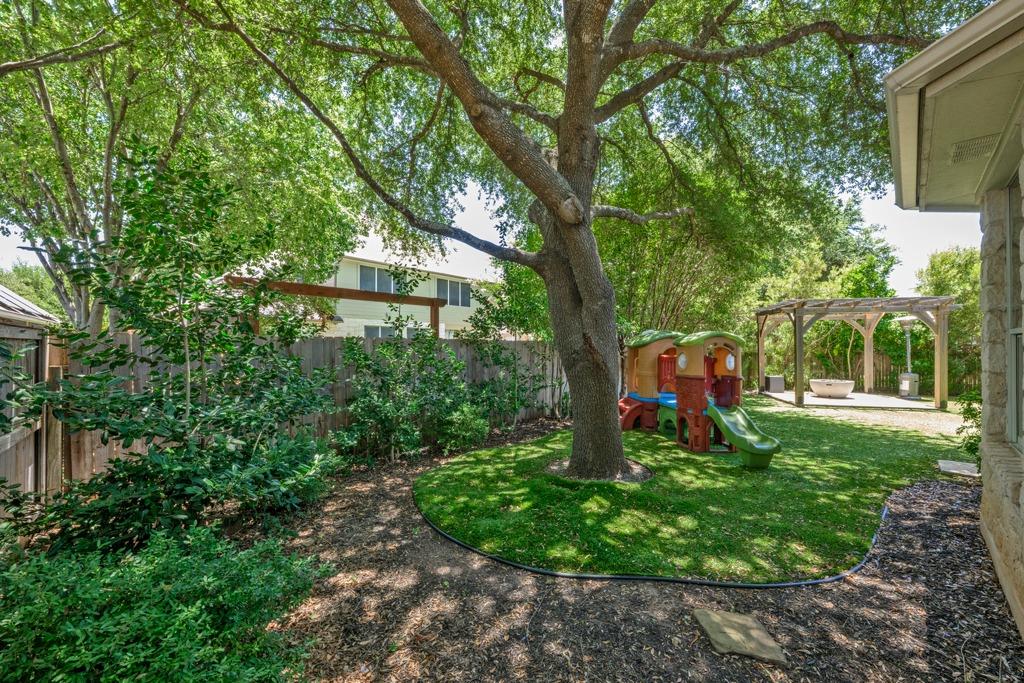 2602 Henley Dr Property Photo 32