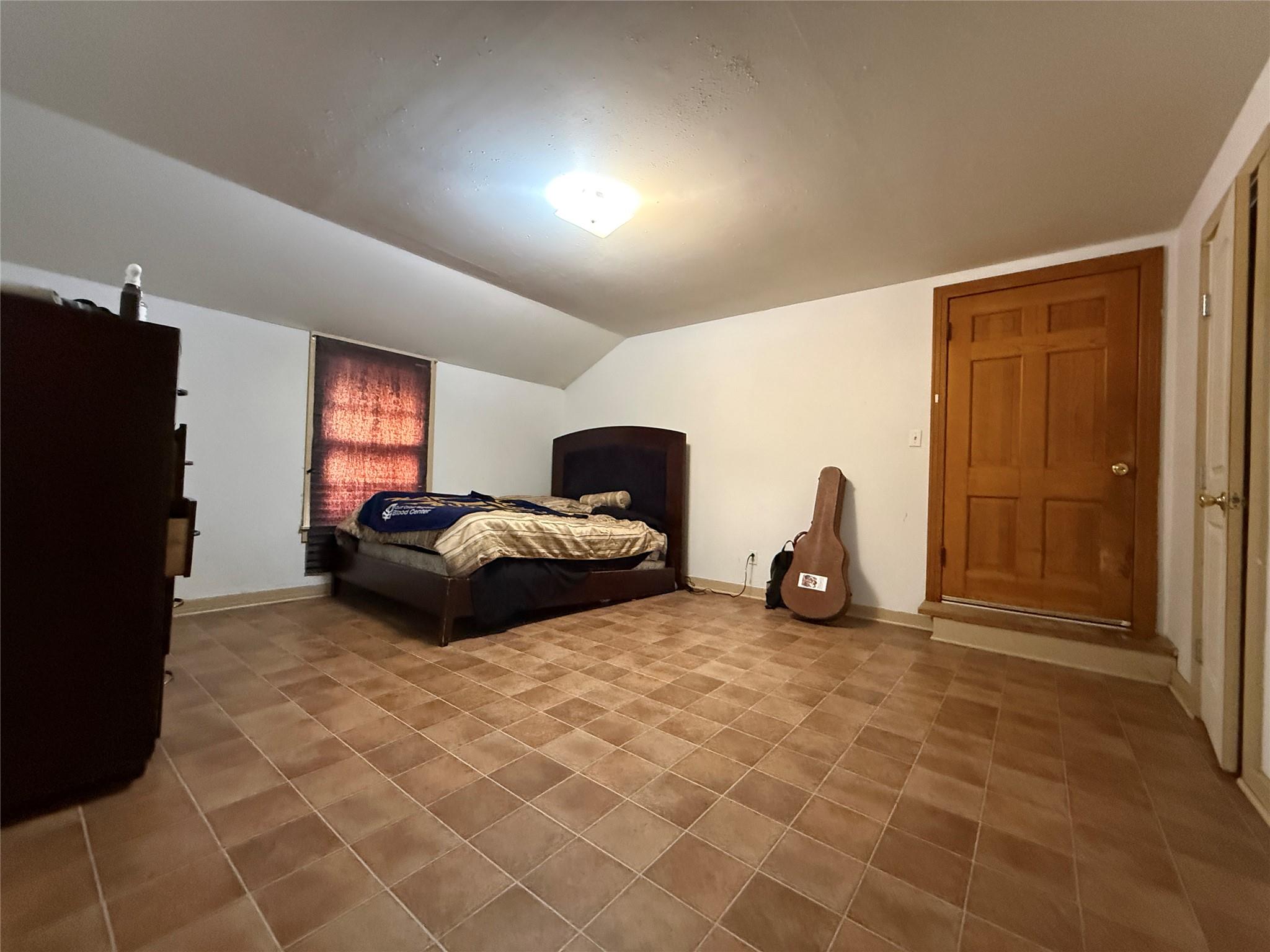 231 E Live Oak St #b Property Photo 4