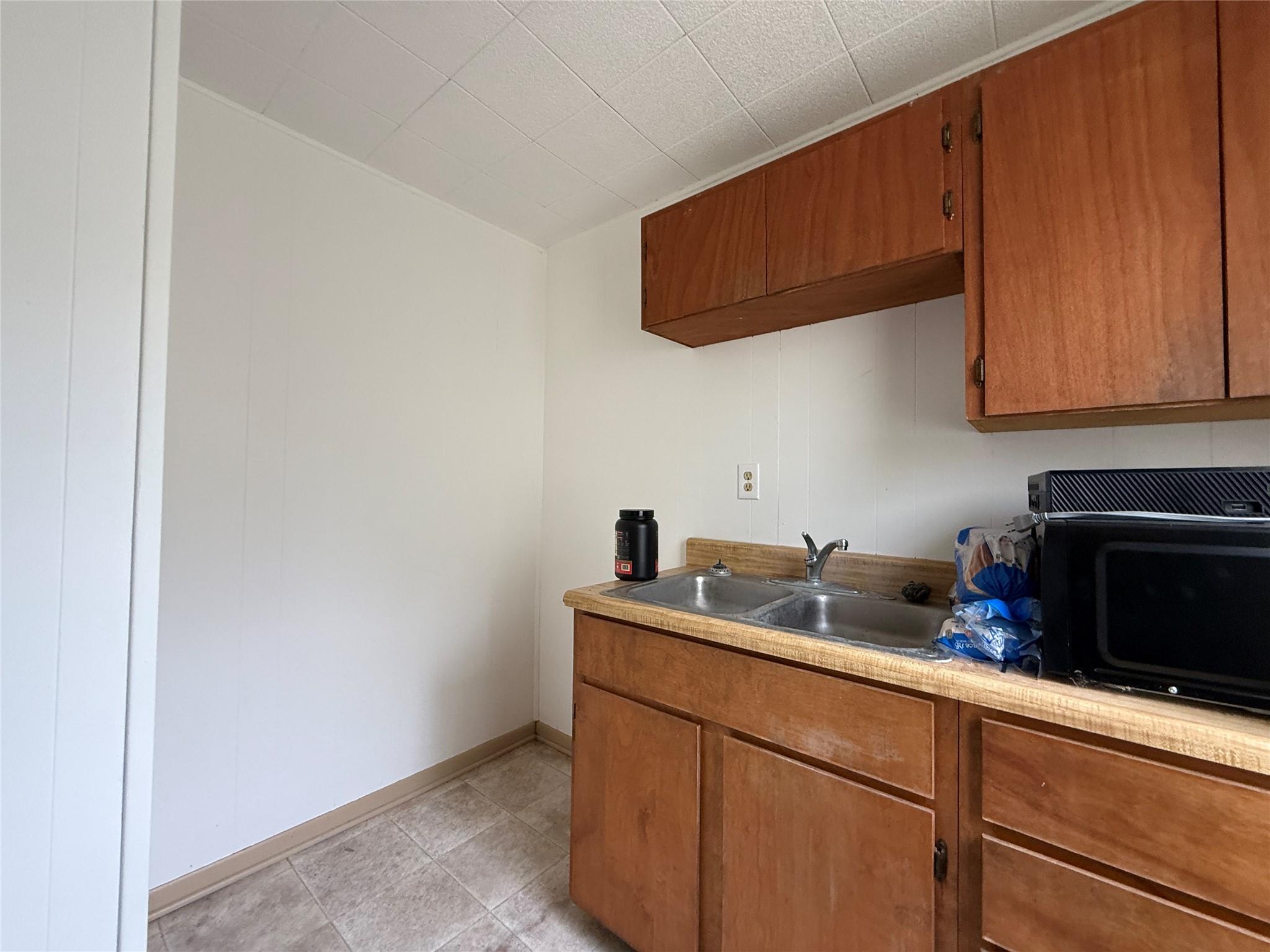 231 E Live Oak St #b Property Photo 7