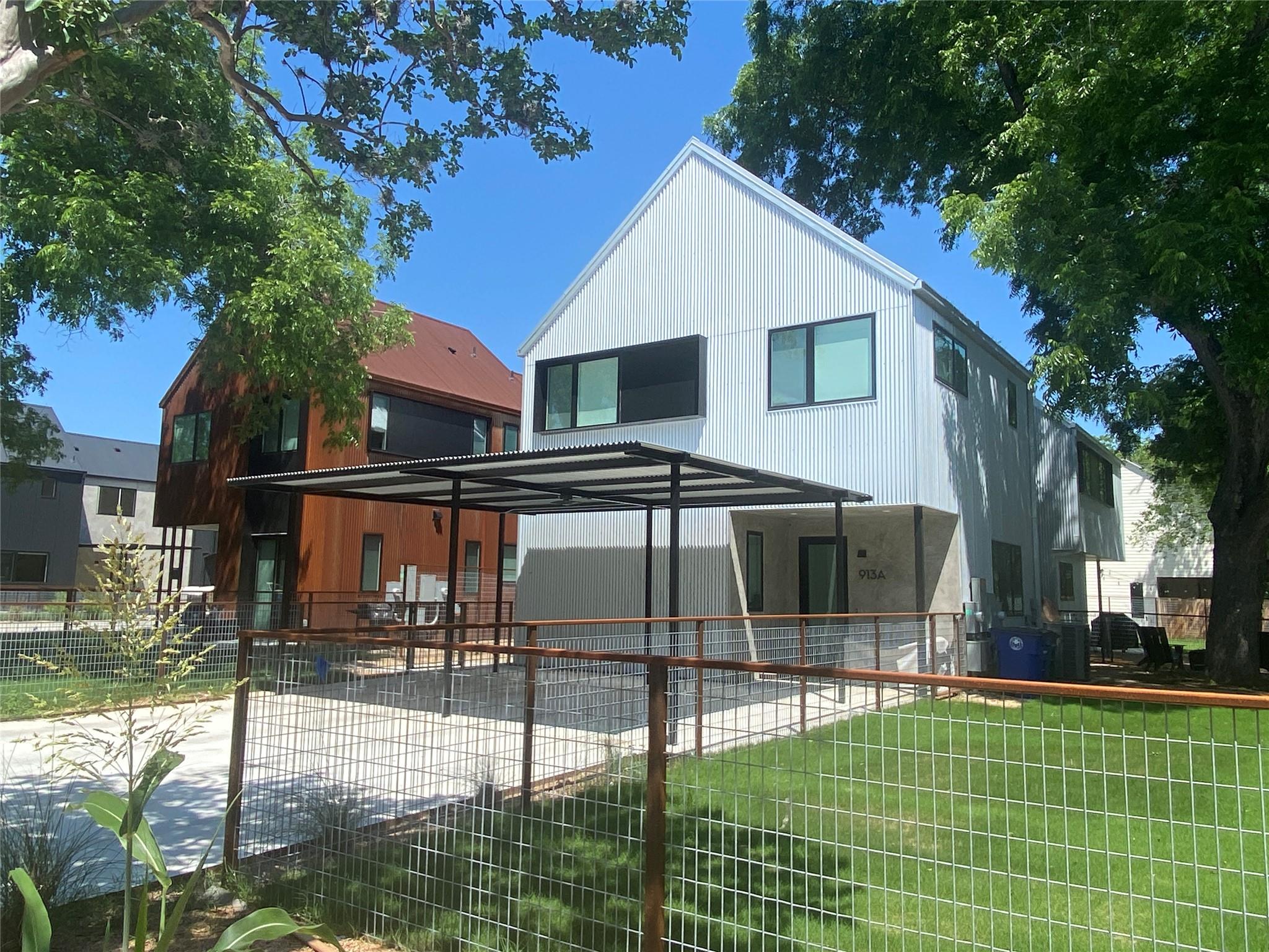 913 Tillery St #b Property Photo 1