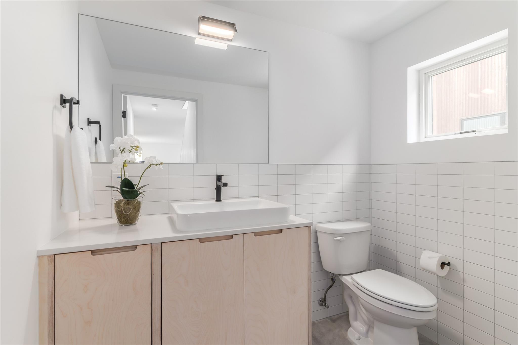 913 Tillery St #b Property Photo 10