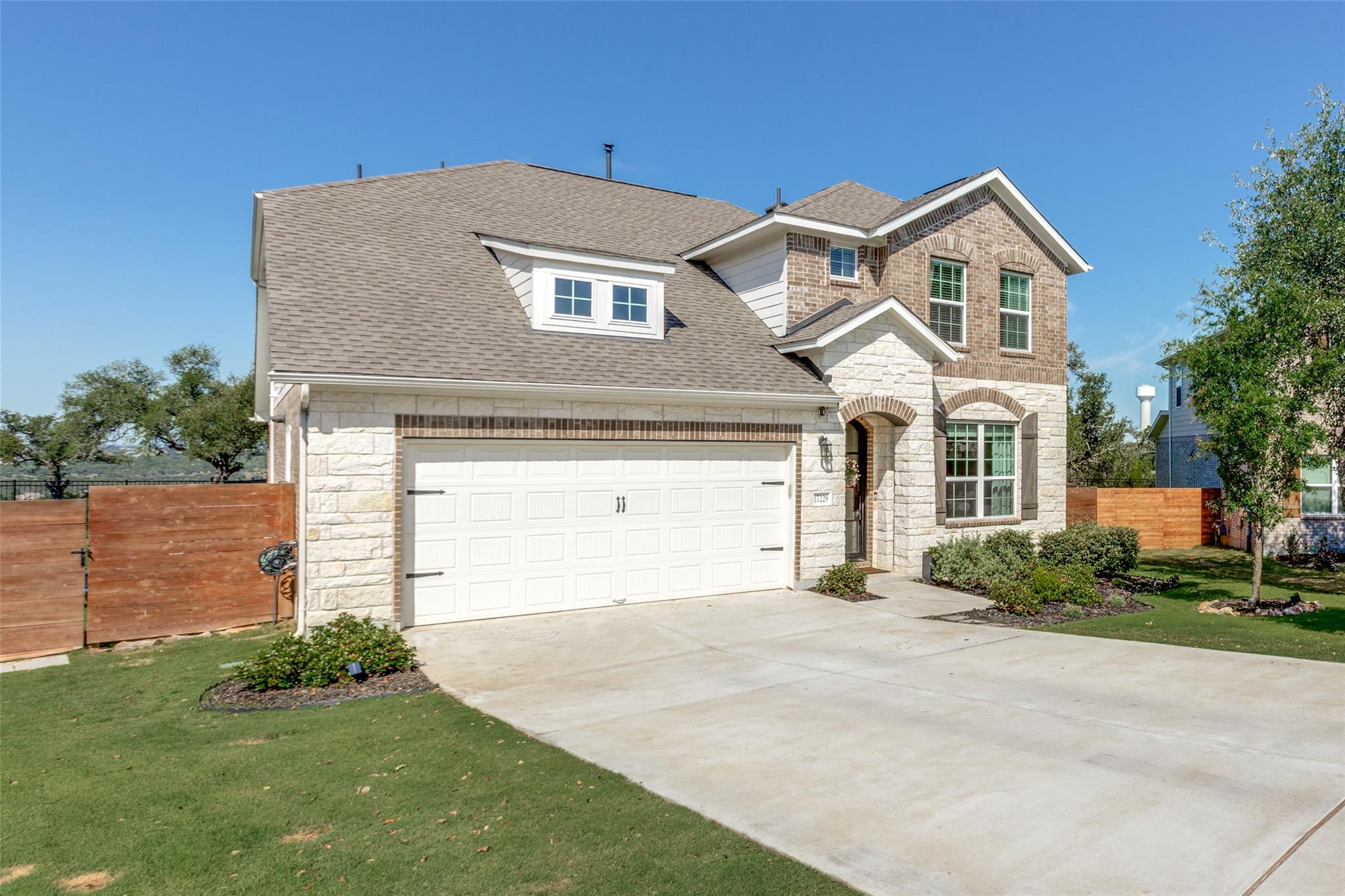 17229 Rossignol Cv Property Photo 3