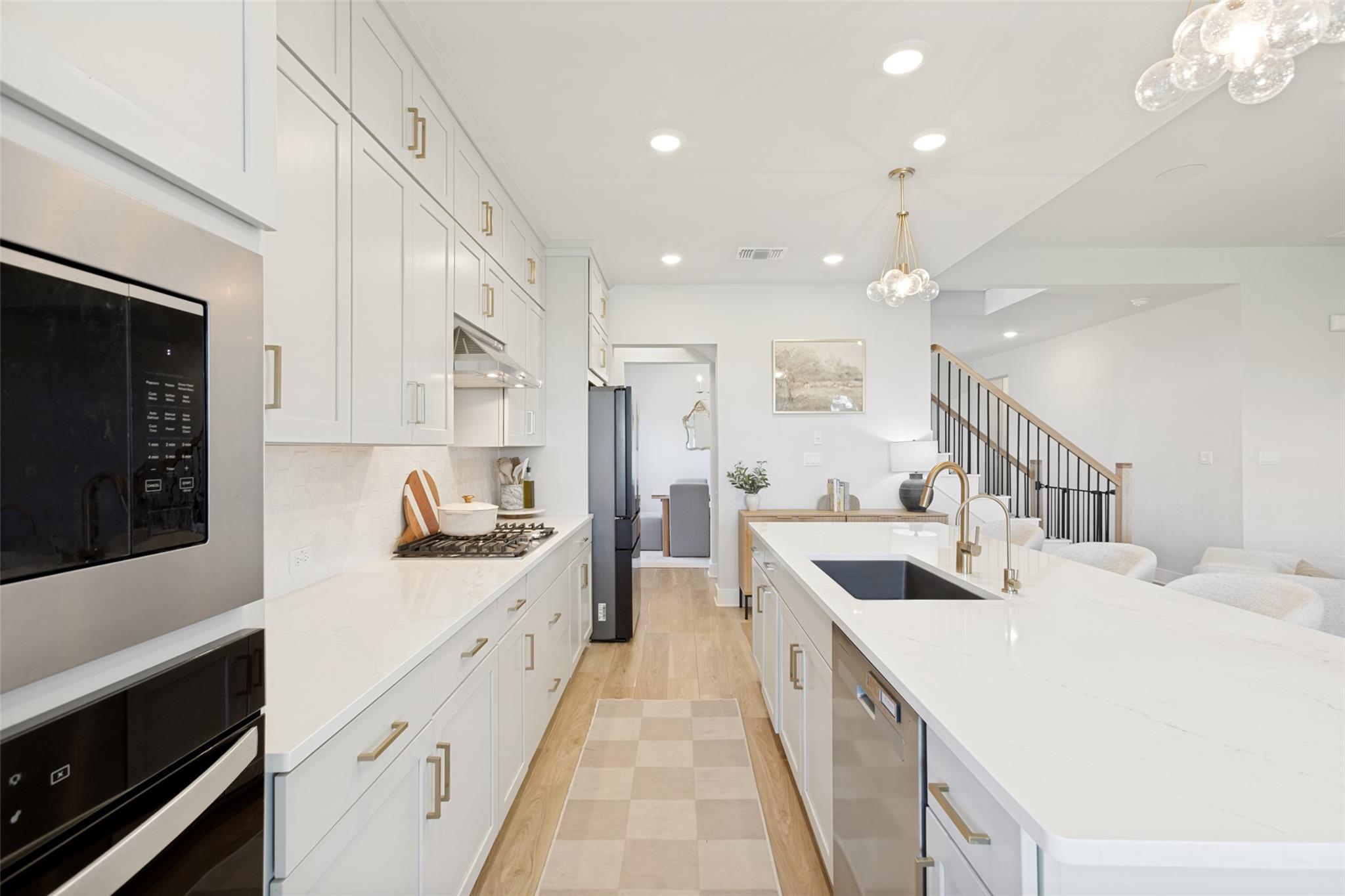 17229 Rossignol Cv Property Photo 8