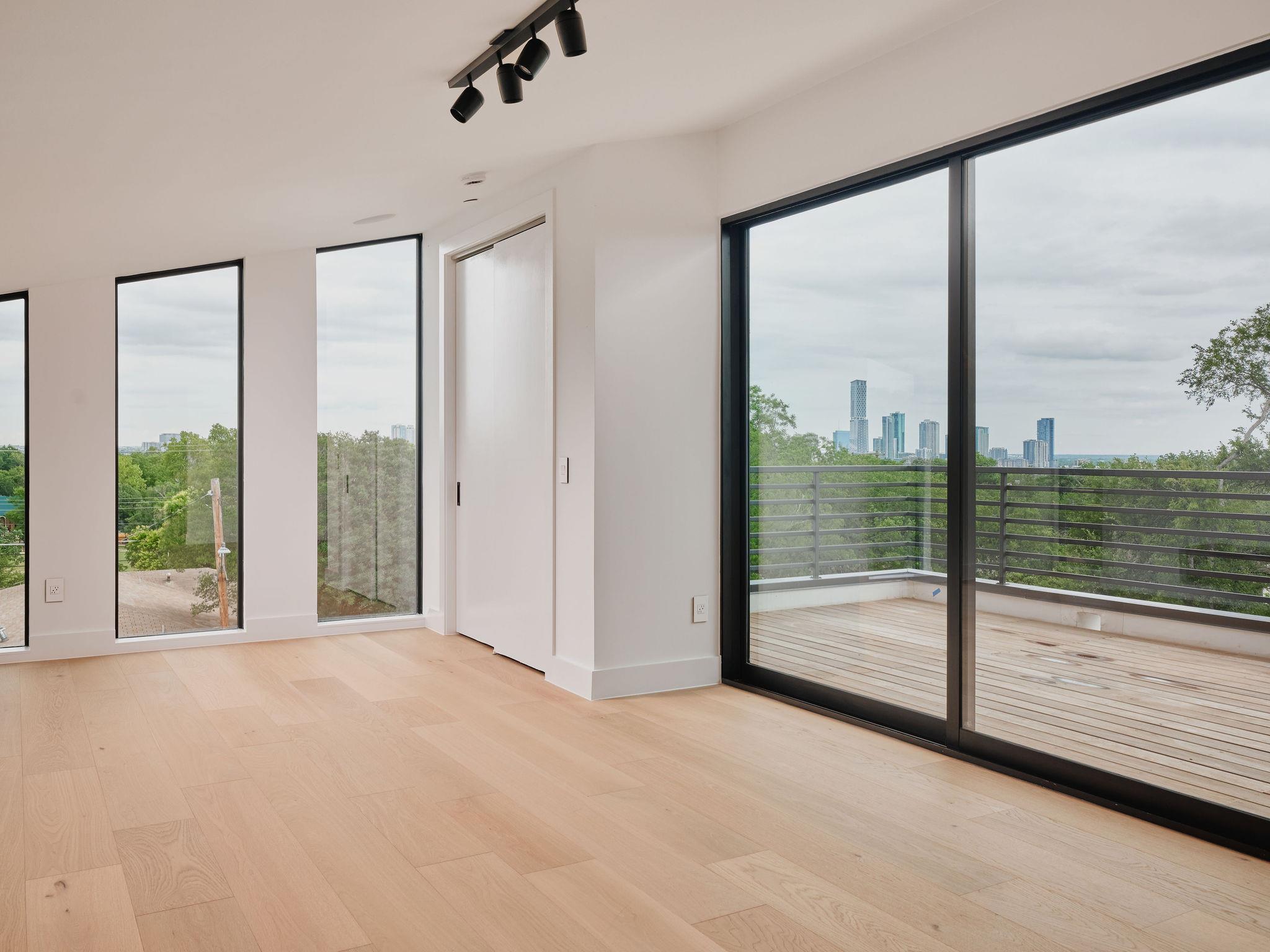 2013 Holland Ave Property Photo 24