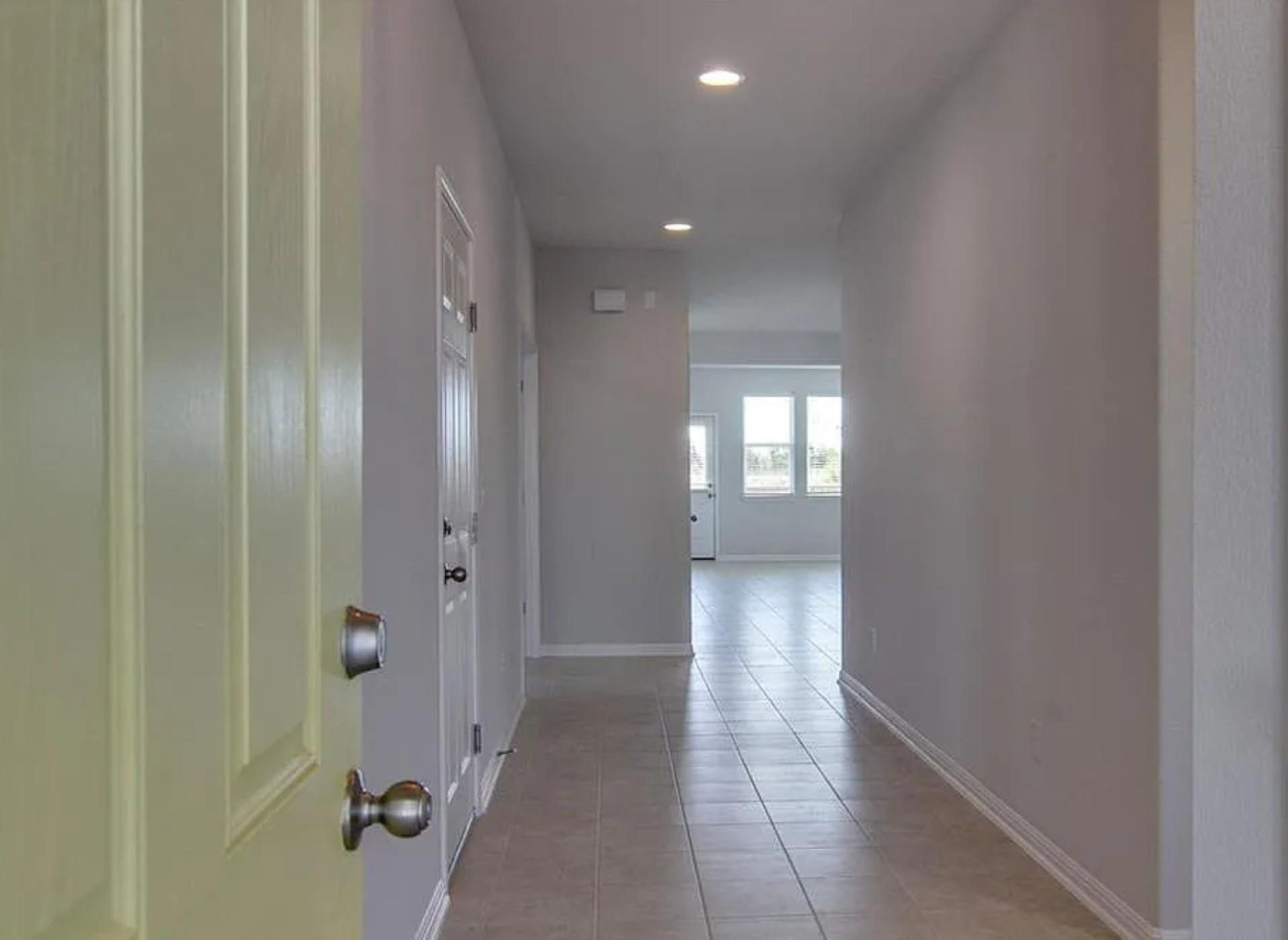 240 La Escalera Dr Property Photo 6